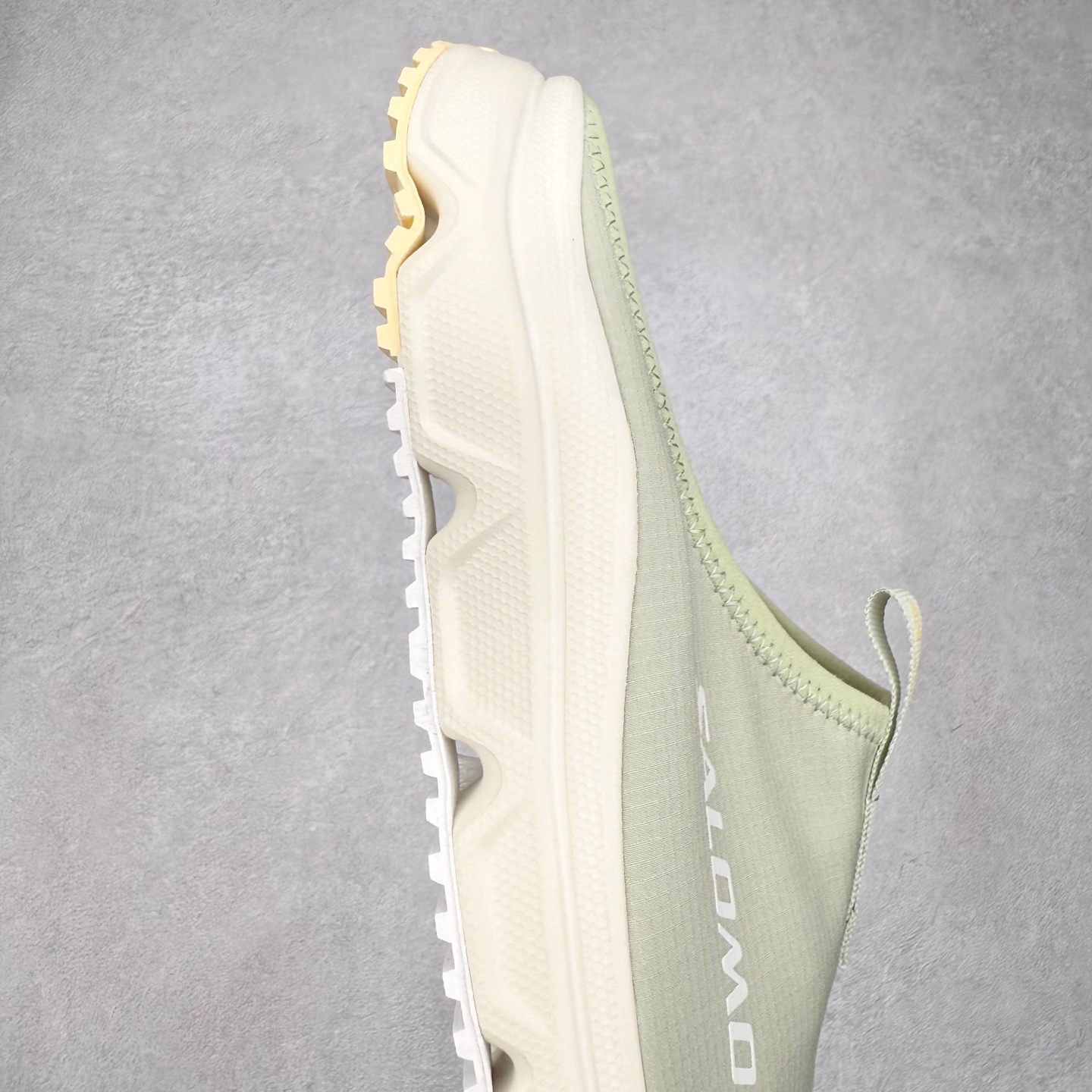 图片[6]-＃HP SALOMON萨洛蒙 RX Slide 3.0 CANVAS 舒适柔软 防滑包头拖鞋 男女同款 SALOMON诞生于1947年的法国阿尔卑斯山区，全球知名的户外运动品牌。一直致力于推动滑雪、越野跑等山地运动的发展及产品的进步。其产品设计致力于追求创新和发掘产品的性能极限，帮助喜欢自由的人在山地间不断挑战自我。实拍调校N版已经零色差零失真 百分百还原实物色彩所见即所得 不存在货不对板色差等低级问题 选购参考实物拍摄 不混卖不参货 只用心做好货严格选品 承诺混一赔十 尺码：36 36.5 37.5 38 38.5 39 40 40.5 41 42 42.5 43 44 44.5 45-选品中心