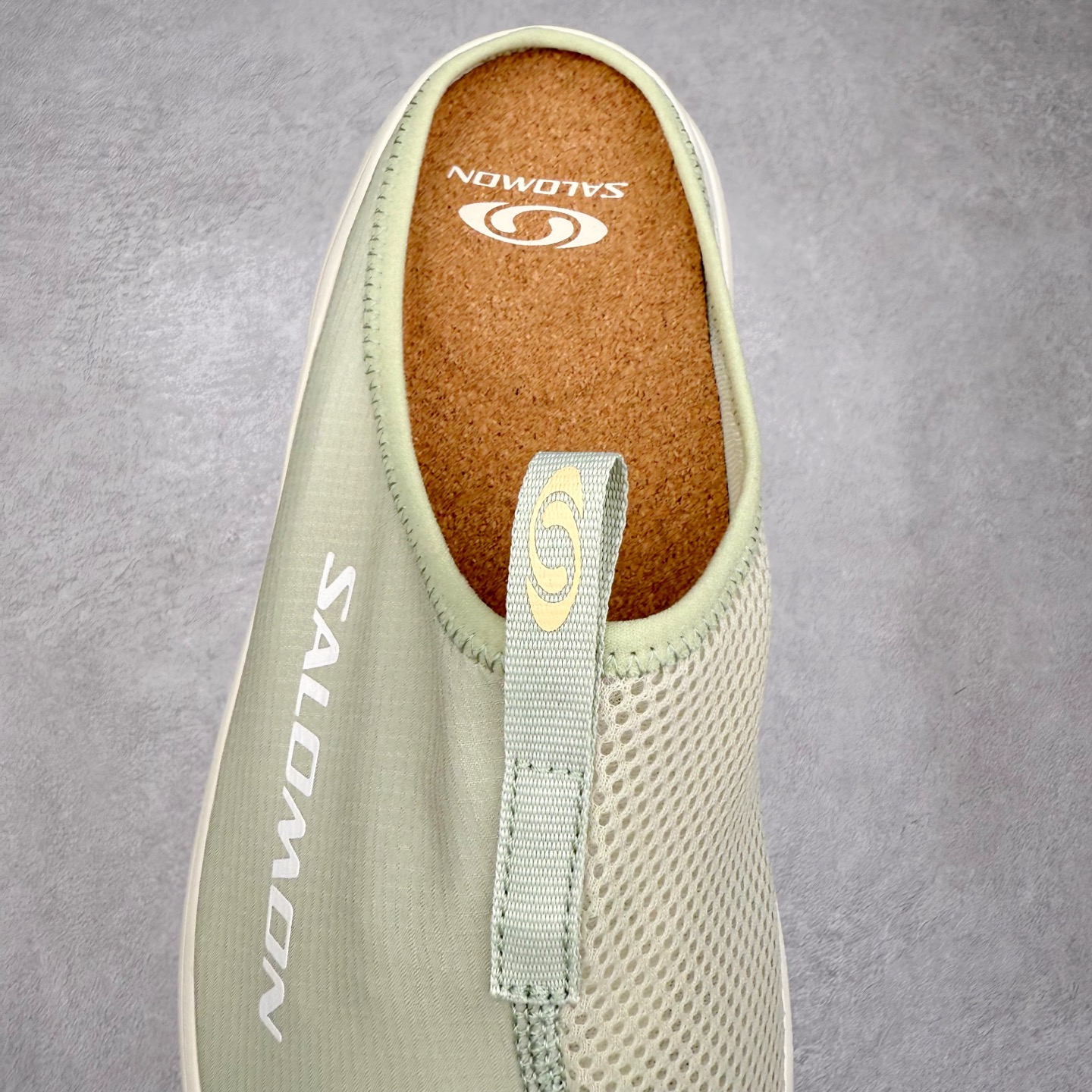 图片[5]-＃HP SALOMON萨洛蒙 RX Slide 3.0 CANVAS 舒适柔软 防滑包头拖鞋 男女同款 SALOMON诞生于1947年的法国阿尔卑斯山区，全球知名的户外运动品牌。一直致力于推动滑雪、越野跑等山地运动的发展及产品的进步。其产品设计致力于追求创新和发掘产品的性能极限，帮助喜欢自由的人在山地间不断挑战自我。实拍调校N版已经零色差零失真 百分百还原实物色彩所见即所得 不存在货不对板色差等低级问题 选购参考实物拍摄 不混卖不参货 只用心做好货严格选品 承诺混一赔十 尺码：36 36.5 37.5 38 38.5 39 40 40.5 41 42 42.5 43 44 44.5 45-选品中心