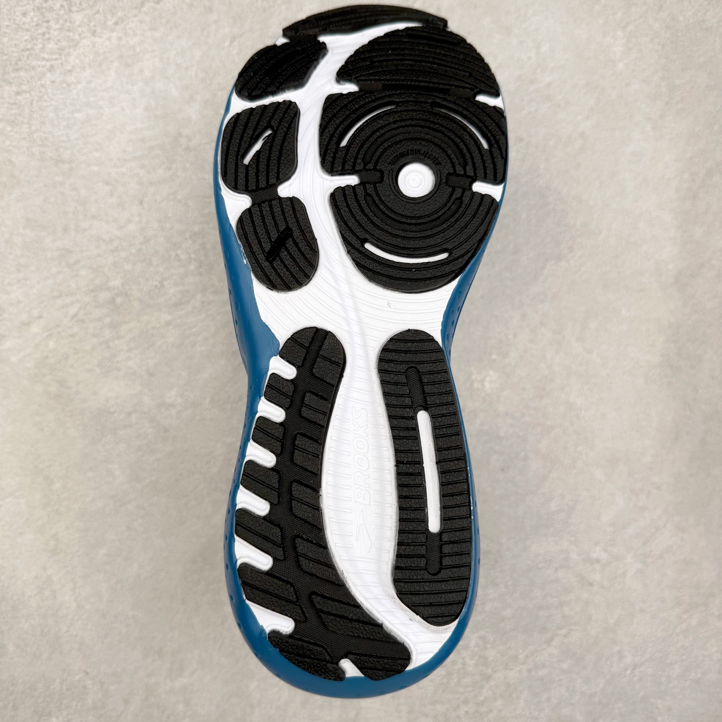 图片[9]-Brooks布鲁克斯 Glycerin 21 舒适时尚防滑透气低帮休闲跑步鞋 实拍调校N版已经零色差零失真 百分百还原实物色彩所见即所得 不存在货不对板色差等低级问题 选购参考实物拍摄 不混卖不参货 只用心做好货严格选品 承诺混一赔十 尺码：36 36.5 37.5 38 38.5 39 40 40.5 41 42 42.5 43 44 44.5 45-选品中心