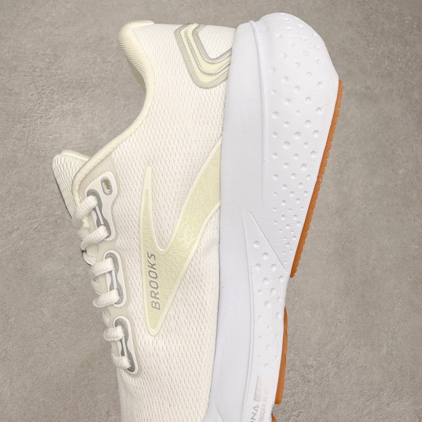 图片[7]-Brooks布鲁克斯 Glycerin 21 舒适时尚防滑透气低帮休闲跑步鞋 实拍调校N版已经零色差零失真 百分百还原实物色彩所见即所得 不存在货不对板色差等低级问题 选购参考实物拍摄 不混卖不参货 只用心做好货严格选品 承诺混一赔十 尺码：36 36.5 37.5 38 38.5 39 40 40.5 41 42 42.5 43 44 44.5 45-选品中心