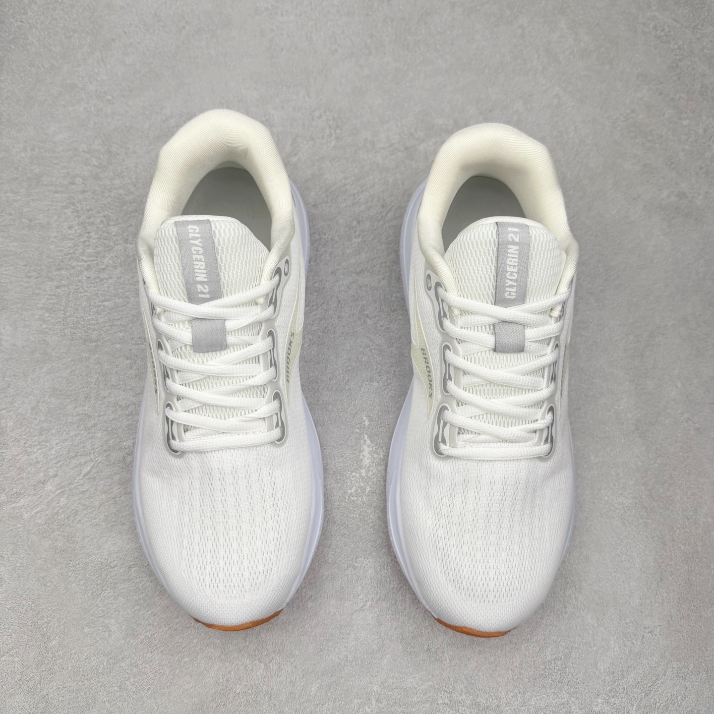 图片[2]-Brooks布鲁克斯 Glycerin 21 舒适时尚防滑透气低帮休闲跑步鞋 实拍调校N版已经零色差零失真 百分百还原实物色彩所见即所得 不存在货不对板色差等低级问题 选购参考实物拍摄 不混卖不参货 只用心做好货严格选品 承诺混一赔十 尺码：36 36.5 37.5 38 38.5 39 40 40.5 41 42 42.5 43 44 44.5 45-选品中心