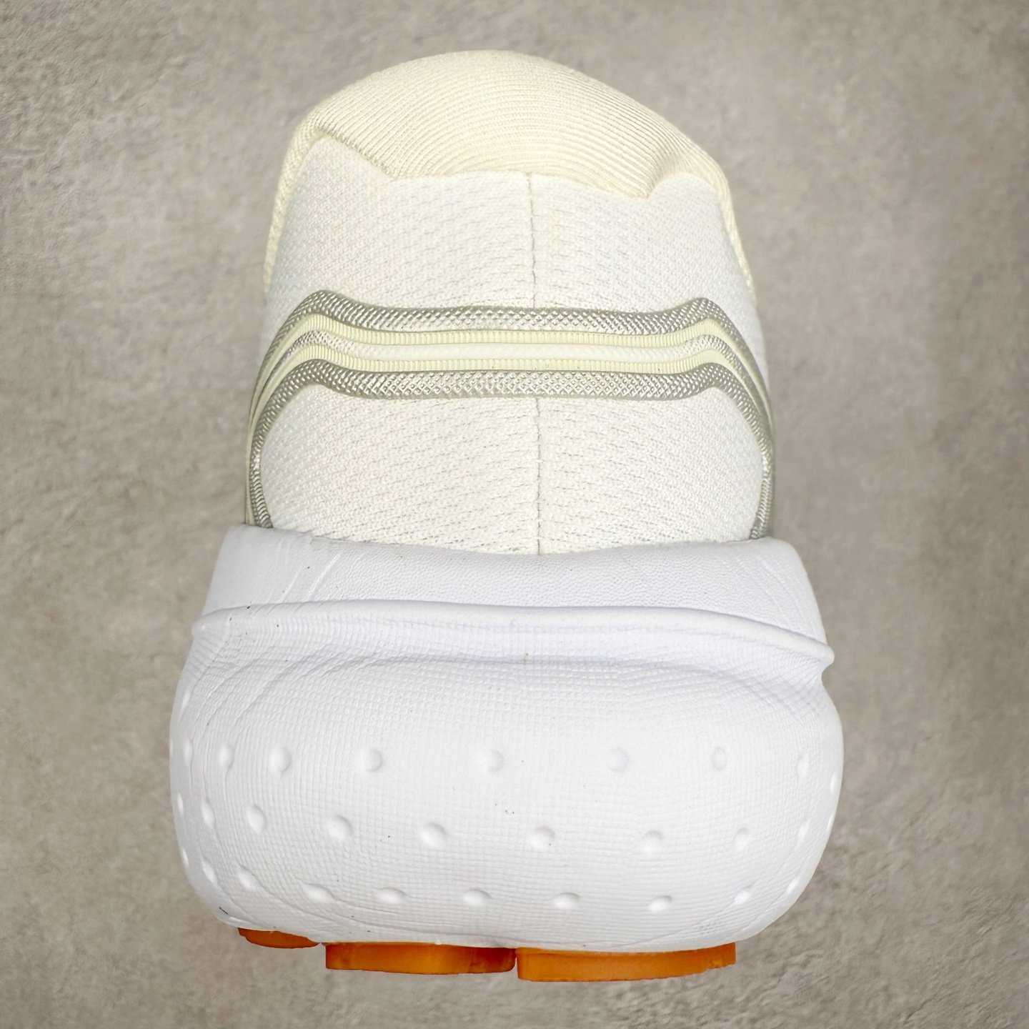 图片[8]-Brooks布鲁克斯 Glycerin 21 舒适时尚防滑透气低帮休闲跑步鞋 实拍调校N版已经零色差零失真 百分百还原实物色彩所见即所得 不存在货不对板色差等低级问题 选购参考实物拍摄 不混卖不参货 只用心做好货严格选品 承诺混一赔十 尺码：36 36.5 37.5 38 38.5 39 40 40.5 41 42 42.5 43 44 44.5 45-选品中心