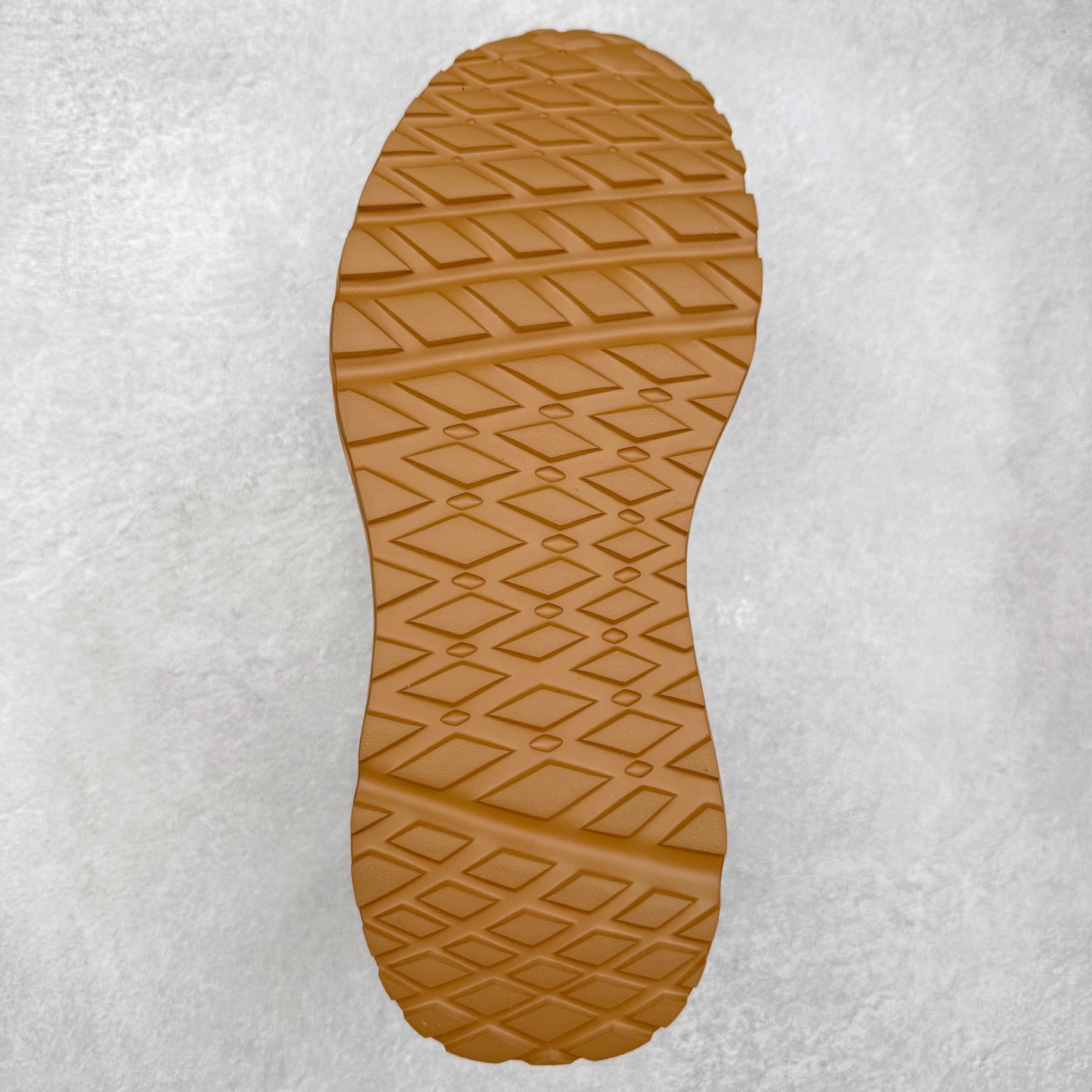 图片[9]-PRADA 普拉达男鞋厚底徽标低帮休闲鞋运动板鞋系列 广东大厂品质 专柜同步 大气个性更潮更抢眼更追求档次，它将颠覆旧念，与您共度时尚潮人必备! 面料采用原版进口小牛皮 牛皮内里垫脚 橡胶发泡大底 轻便防滑耐磨 脚感舒适 款式耐看做工精细 配以简洁利落的鞋楦 彰显男人的果敢和硬朗 尺码：39 40 41 42 43 44 比运动鞋偏大一码-选品中心