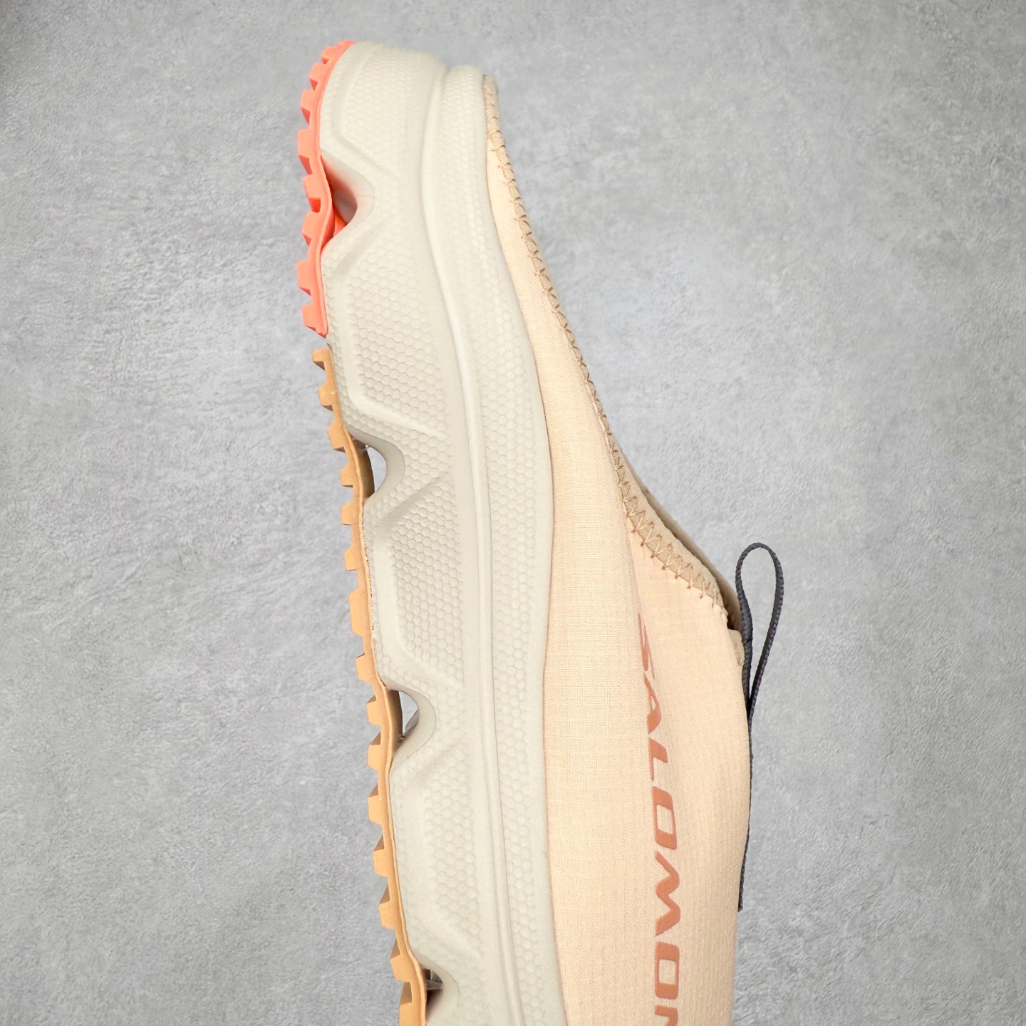 图片[6]-＃HP SALOMON萨洛蒙 RX Slide 3.0 CANVAS 舒适柔软 防滑包头拖鞋 男女同款 SALOMON诞生于1947年的法国阿尔卑斯山区，全球知名的户外运动品牌。一直致力于推动滑雪、越野跑等山地运动的发展及产品的进步。其产品设计致力于追求创新和发掘产品的性能极限，帮助喜欢自由的人在山地间不断挑战自我。实拍调校N版已经零色差零失真 百分百还原实物色彩所见即所得 不存在货不对板色差等低级问题 选购参考实物拍摄 不混卖不参货 只用心做好货严格选品 承诺混一赔十 尺码：36 36.5 37.5 38 38.5 39 40 40.5 41 42 42.5 43 44 44.5 45-选品中心