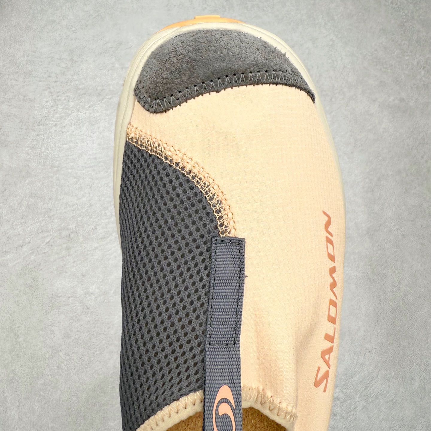 图片[4]-＃HP SALOMON萨洛蒙 RX Slide 3.0 CANVAS 舒适柔软 防滑包头拖鞋 男女同款 SALOMON诞生于1947年的法国阿尔卑斯山区，全球知名的户外运动品牌。一直致力于推动滑雪、越野跑等山地运动的发展及产品的进步。其产品设计致力于追求创新和发掘产品的性能极限，帮助喜欢自由的人在山地间不断挑战自我。实拍调校N版已经零色差零失真 百分百还原实物色彩所见即所得 不存在货不对板色差等低级问题 选购参考实物拍摄 不混卖不参货 只用心做好货严格选品 承诺混一赔十 尺码：36 36.5 37.5 38 38.5 39 40 40.5 41 42 42.5 43 44 44.5 45-选品中心