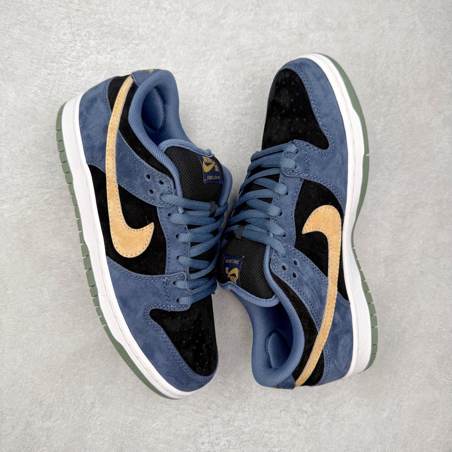 图片[3]-NK SB Dunk Low HF3063-002 极限压缩利润空间 超乎所想的高性价比 用料绝不含糊 原盒原配 正确耐磨橡胶大底 超高清洁度 全鞋零毛边皮料切割 全套原楦原模倾力打造完美版型 尺码：36 36.5 37.5 38 38.5 39 40 40.5 41 42 42.5 43 44 44.5 45 46-选品中心