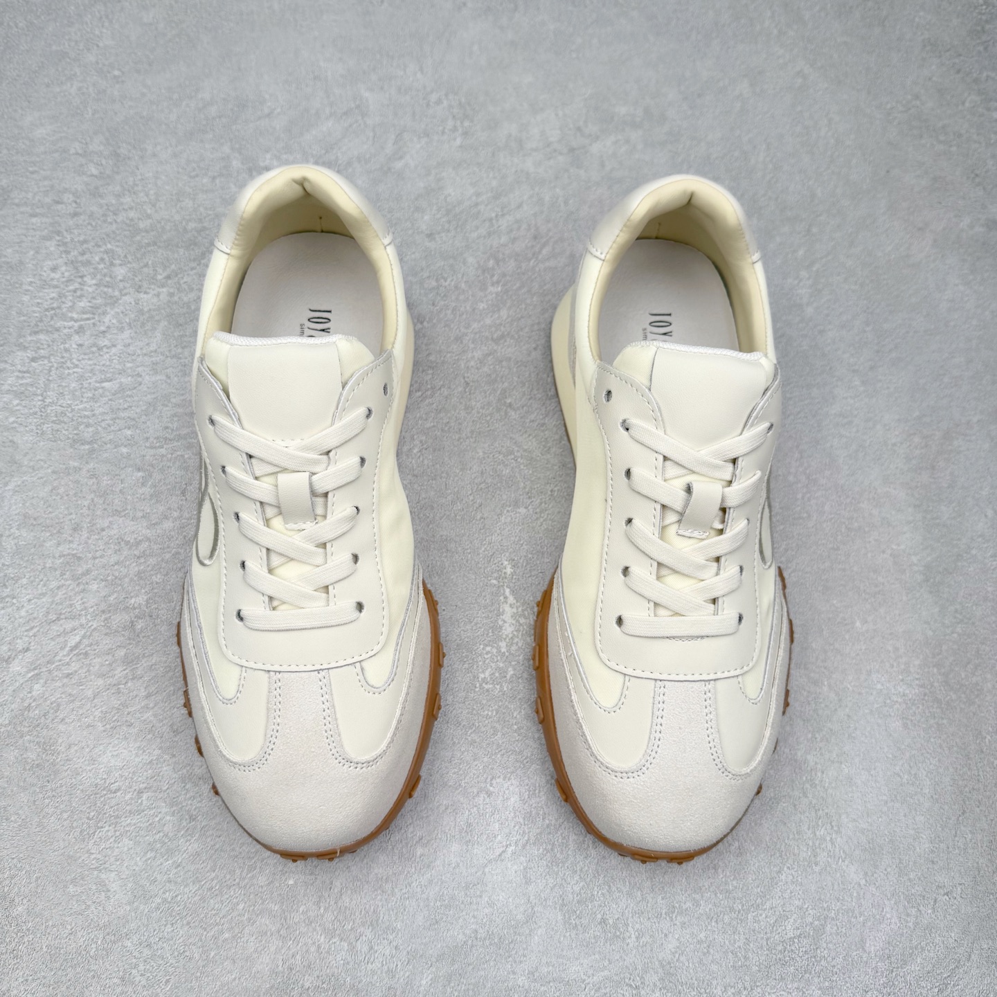 图片[2]-董洁代言 众多明星同款 新晋品牌 #潮流爆款 真美诗joypeace 小彩蛋 city walk选手 时尚单品 精美花纹刺绣 防滑棋盘厚底 德训鞋 阿甘鞋低帮生活休闲鞋 #釆用今年最流行的全手工拉帮工艺成型 反绒牛皮拼接鞋面材质 鞋身原装高密度防刮尼龙面料,极好柔软效果 德训鞋界的白月光 长时间走路和站立都不累脚 不管怎么搭配都好看 尺码：35 36 37 38 39 40-选品中心