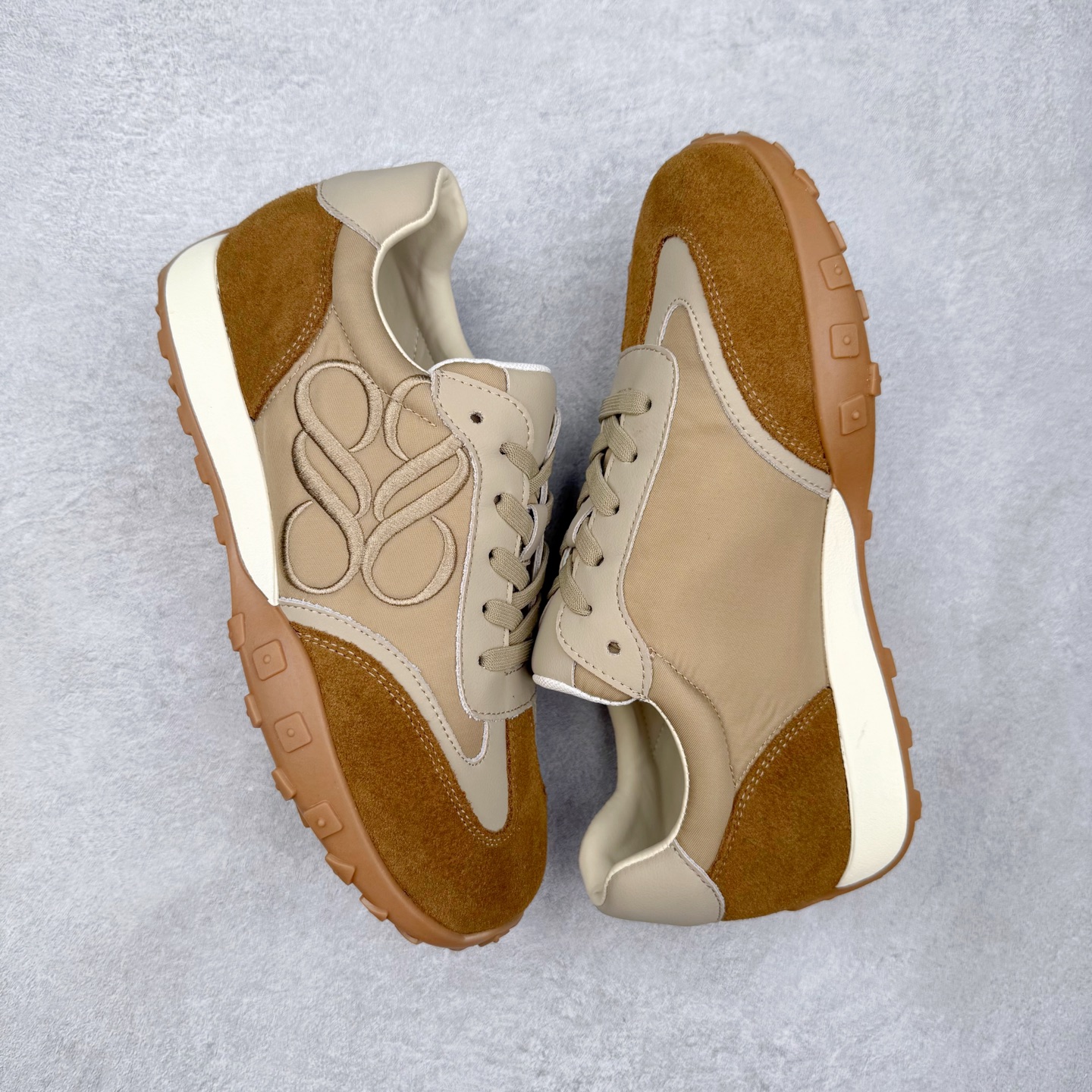 图片[3]-董洁代言 众多明星同款 新晋品牌 #潮流爆款 真美诗joypeace 小彩蛋 city walk选手 时尚单品 精美花纹刺绣 防滑棋盘厚底 德训鞋 阿甘鞋低帮生活休闲鞋 #釆用今年最流行的全手工拉帮工艺成型 反绒牛皮拼接鞋面材质 鞋身原装高密度防刮尼龙面料,极好柔软效果 德训鞋界的白月光 长时间走路和站立都不累脚 不管怎么搭配都好看 尺码：35 36 37 38 39 40-选品中心