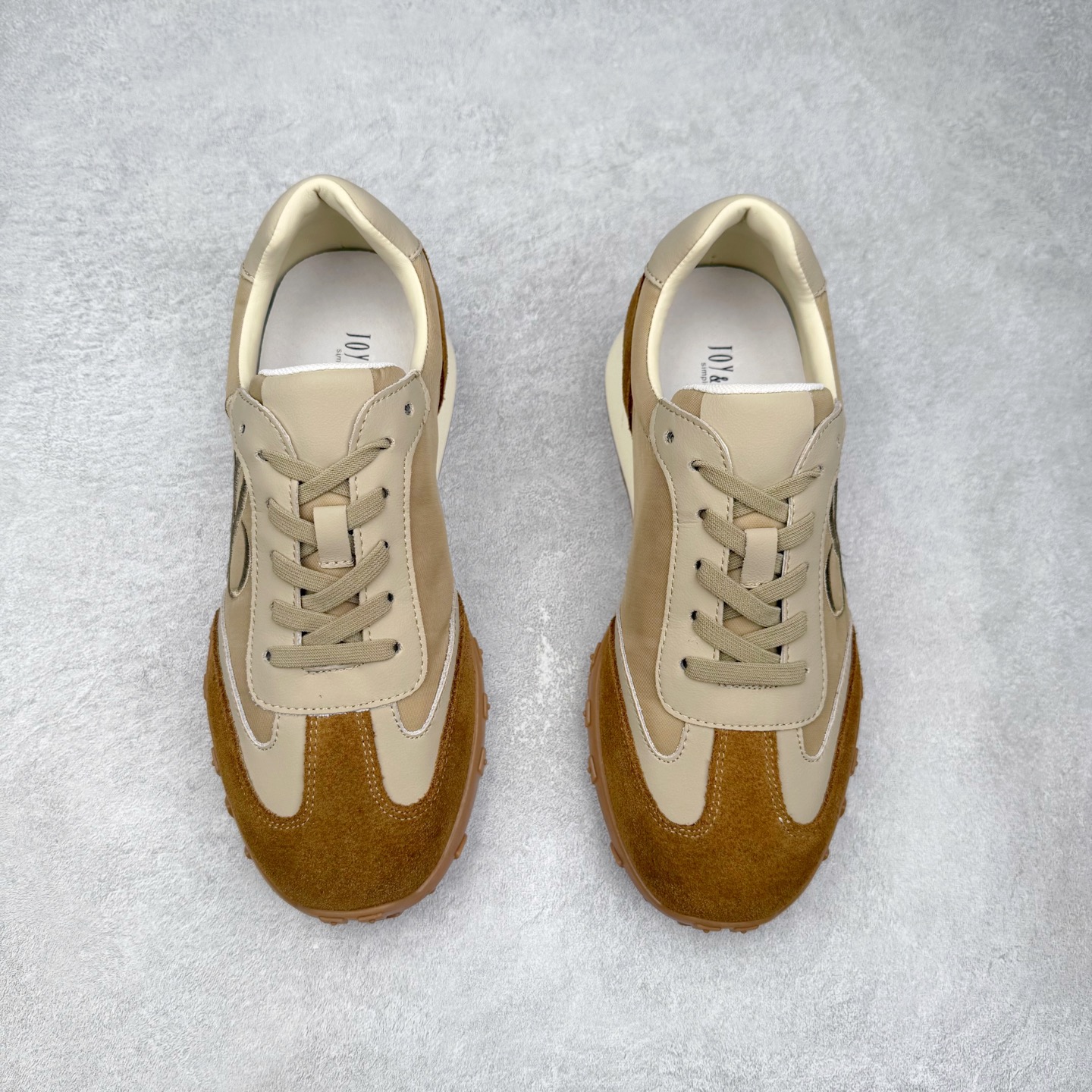 图片[2]-董洁代言 众多明星同款 新晋品牌 #潮流爆款 真美诗joypeace 小彩蛋 city walk选手 时尚单品 精美花纹刺绣 防滑棋盘厚底 德训鞋 阿甘鞋低帮生活休闲鞋 #釆用今年最流行的全手工拉帮工艺成型 反绒牛皮拼接鞋面材质 鞋身原装高密度防刮尼龙面料,极好柔软效果 德训鞋界的白月光 长时间走路和站立都不累脚 不管怎么搭配都好看 尺码：35 36 37 38 39 40-选品中心