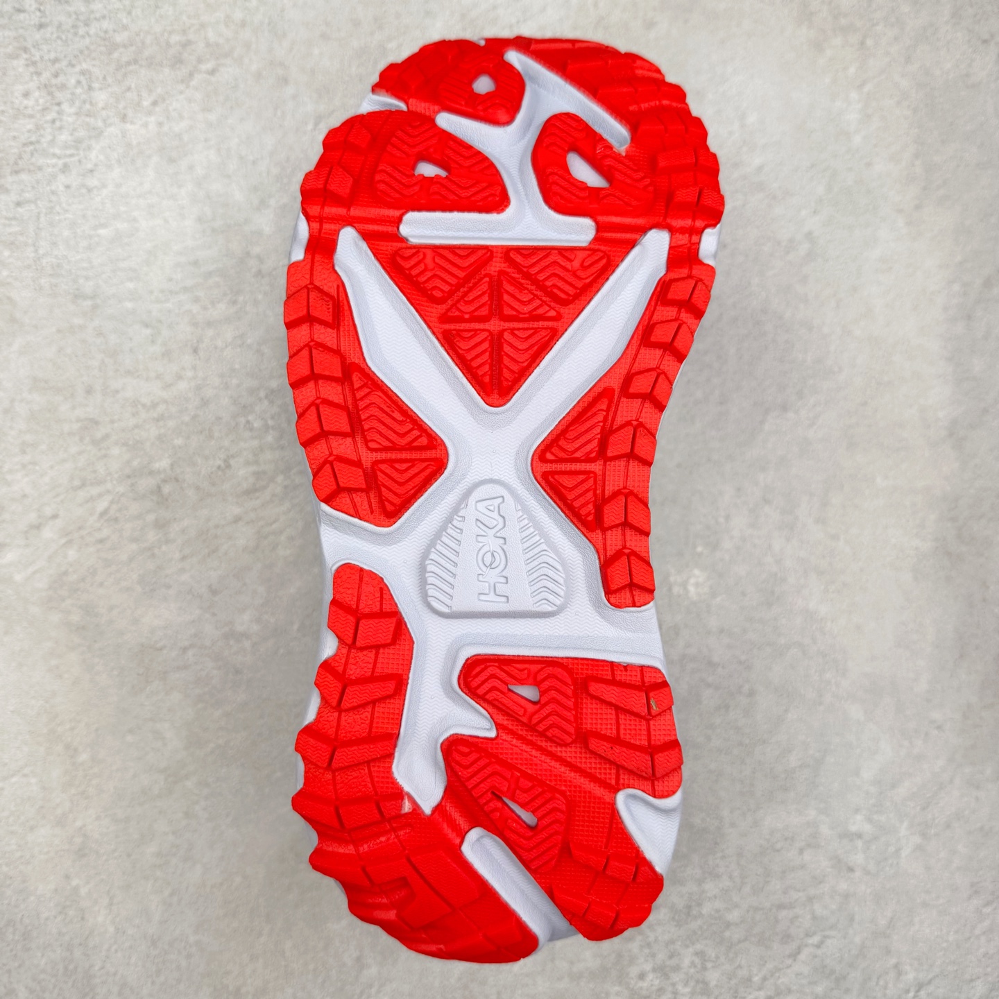 图片[9]-HOKA ONE ONE Stinson 7 ATR 斯廷森7代系列低帮全地形厚底轻量运动越野跑鞋 HOKA ONE ONE总是以独特的方式 Stinson ATR 主打整个HOKA系列中最出色最厚中底设计 堪称名副其实的“减震王” 这一款多功能全地形跑鞋采用以废旧塑料制成的尤尼菲 Reprieve再生面料 比其前代产品的重量更轻、稳定性更高 与鞋带一体化设计的全新孔眼可提供独立的支撑 精心打磨的后跟鞋口圈可带来松软契合的舒适脚感 而紧密分布的凸耳则可以确保绝佳的稳定性 尺码：36 36.5 37.5 38 38.5 39 40 40.5 41 42 42.5 43 44 44.5 45-选品中心