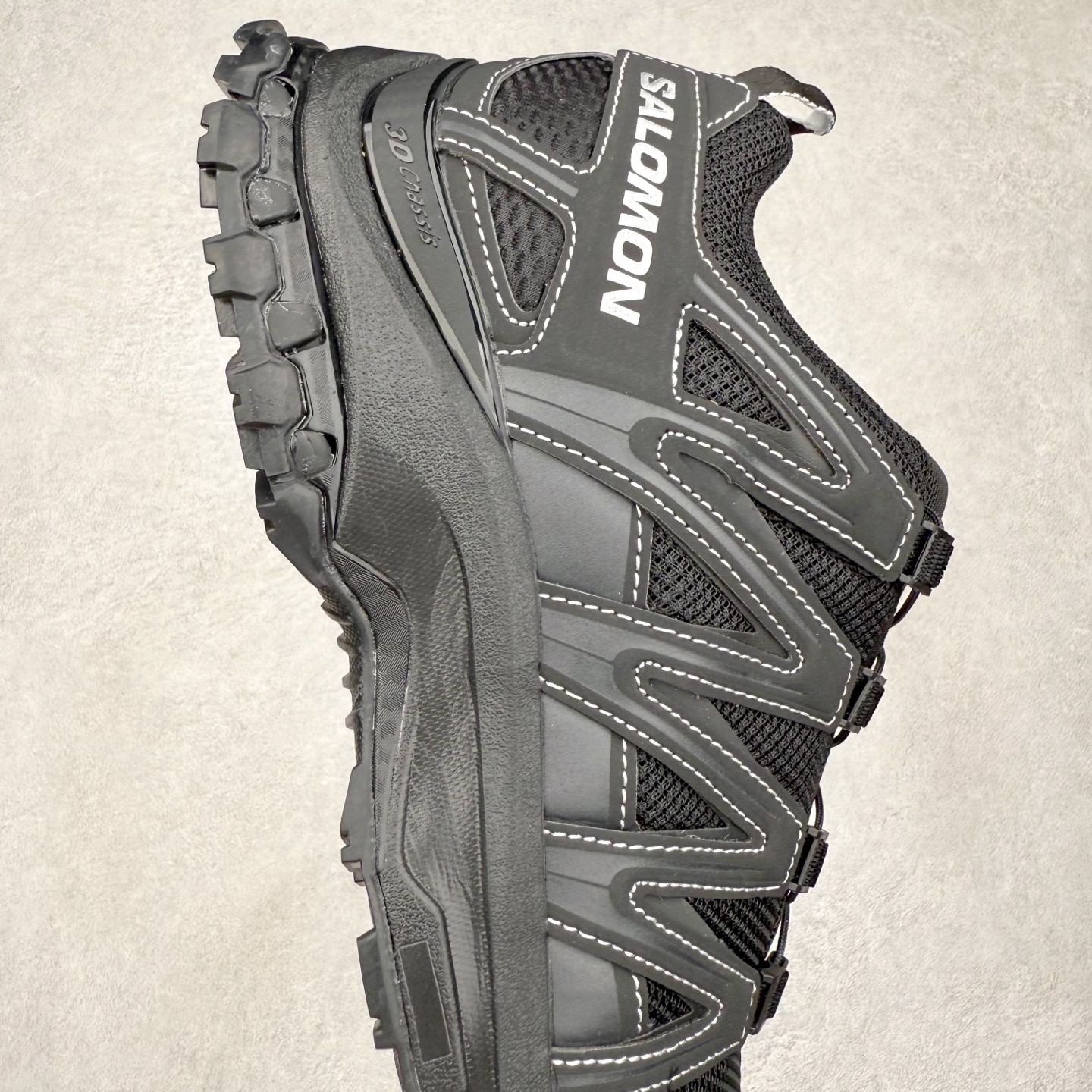 图片[6]-＃GX/绿X SALOMON XA Pro 3D ADV 萨洛蒙潮流越野机能户外功能鞋 纯原外贸平台特供订单 耗时半年巨作 全套原纸板楦头开发 原厂特供网布配套加持 确保原汁原味 完美呈现版型 原档数据独家私模五层组合大底 男女鞋同步官方开发至46.5 原装Ortholite轻量化鞋垫 中底布带钢印编号 原厂TPU锁扣 进口港宝加持 后跟自然饱满 还原公司包裹性 鞋面采用SENSIFT贴合技术 全方位贴合包裹脚型 鞋跟部鞋底牵引设计 提供强大的抓地性能 更适应野外崎岖不平的道路 其3D ADVANCED CHASSIS底盘 材料轻量大化 钉齿设计更具稳定性 防护性 鞋底易磨损区运用CONTAGRIP高耐磨材料 应对城市硬质路面长距离跑考验 尺码：36 36.5 37.5 38 38.5 39 40 40.5 41 42 42.5 43 44 44.5 45 46 46.5-选品中心