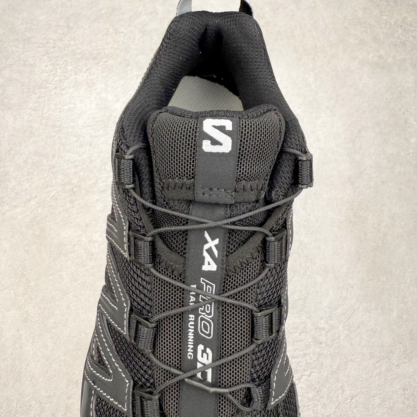 图片[5]-＃GX/绿X SALOMON XA Pro 3D ADV 萨洛蒙潮流越野机能户外功能鞋 纯原外贸平台特供订单 耗时半年巨作 全套原纸板楦头开发 原厂特供网布配套加持 确保原汁原味 完美呈现版型 原档数据独家私模五层组合大底 男女鞋同步官方开发至46.5 原装Ortholite轻量化鞋垫 中底布带钢印编号 原厂TPU锁扣 进口港宝加持 后跟自然饱满 还原公司包裹性 鞋面采用SENSIFT贴合技术 全方位贴合包裹脚型 鞋跟部鞋底牵引设计 提供强大的抓地性能 更适应野外崎岖不平的道路 其3D ADVANCED CHASSIS底盘 材料轻量大化 钉齿设计更具稳定性 防护性 鞋底易磨损区运用CONTAGRIP高耐磨材料 应对城市硬质路面长距离跑考验 尺码：36 36.5 37.5 38 38.5 39 40 40.5 41 42 42.5 43 44 44.5 45 46 46.5-选品中心