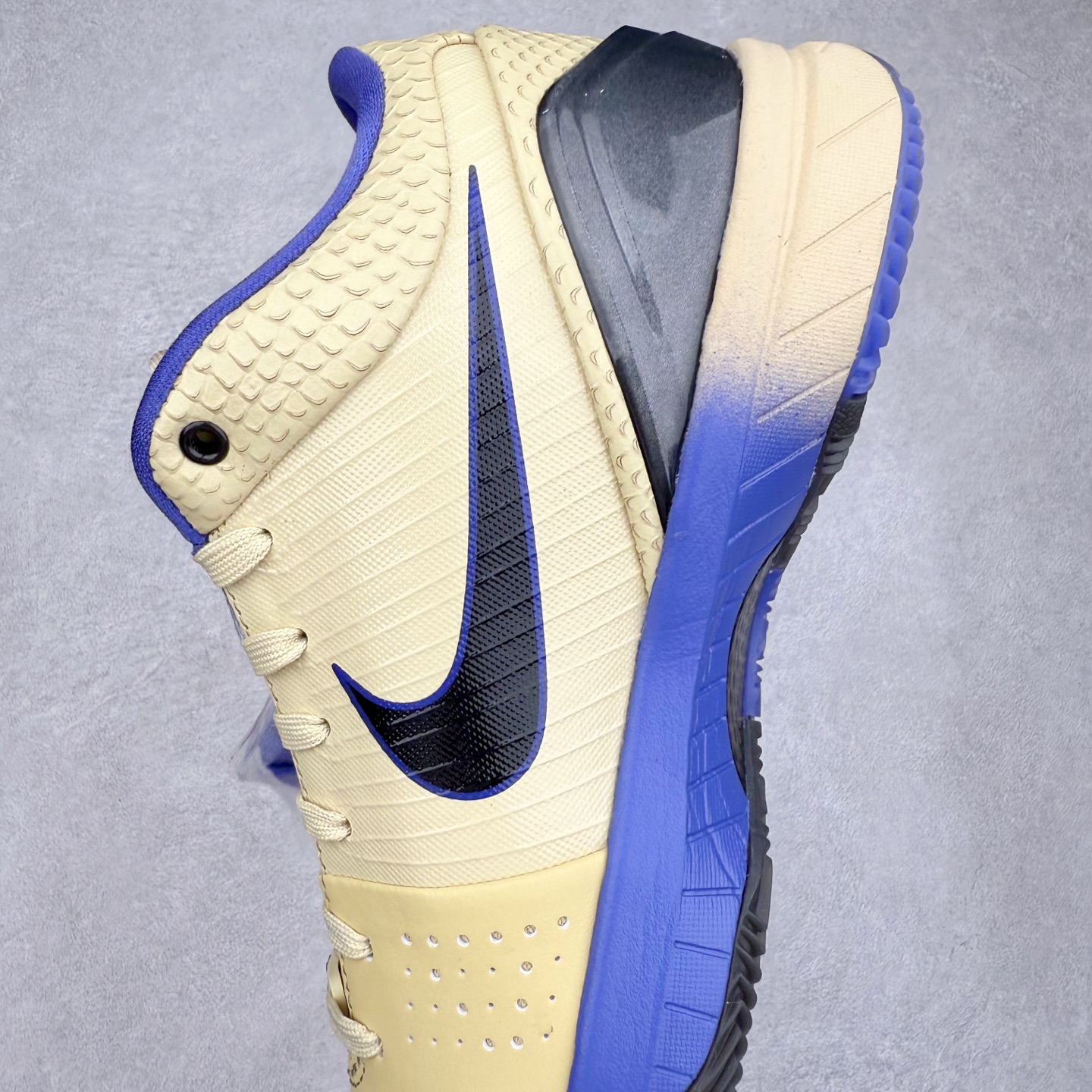 图片[7]-＃S2纯原 NK Zoom Kobe 4 科比四代 金黑紫 IM2532-701 原厂高压 Zoom Turbo气垫➕后掌EVA缓震 实战配置直接拉满 原楦纸板开发 鞋身流线型、后跟塑形 区分土肥圆 原档数据3D打印 鞋面细节匹配原版 全身鞋材卡料色独家定制 唯一正确喷漆 SWOOSH NK专利Flyknit飞线科技 给予鞋身足够抗扭矩力 真实底模最大48.5 实战利器 专供海外市场 尺码：40 40.5 41 42 42.5 43 44 44.5 45 46 47.5 48.5 （脚宽、脚胖 建议买大半码）-选品中心