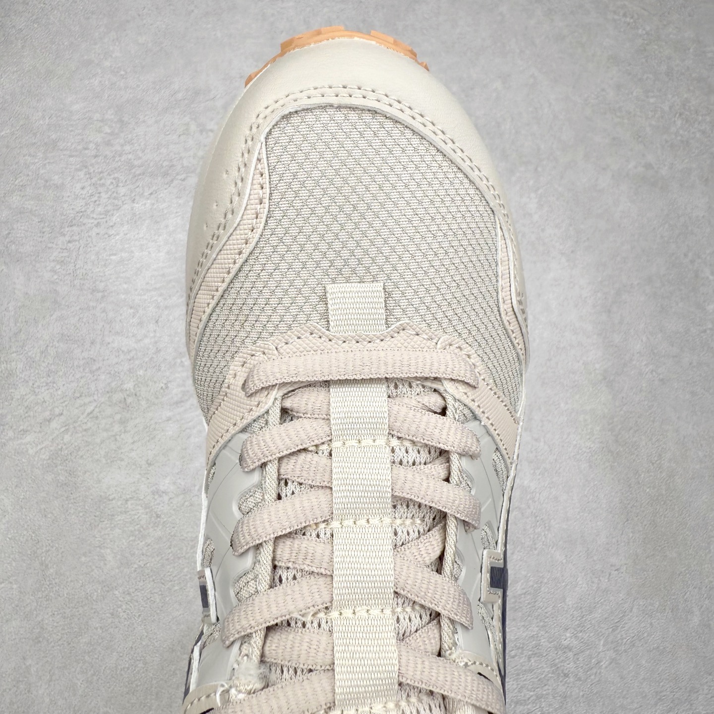 图片[4]-Asics Gel-Sonoma SE 亚瑟士溯溪鞋涉水鞋洞洞鞋 舒适日常休闲百搭防滑低帮户外徒步舒适随行跑步鞋 无界 路更远 今夏必备 颠覆认知 包裹性超强 脚感非常之舒适 侧面镂空设计 透气性极佳 让微风灌入足底 为沸腾夏日注入清爽能量防滑效果也不错 颜值与性能兼备 各平台实体疯狂种草首选 尺码：36 37.5 38 39 40 40.5 41.5 42 42.5 43.5 44 45 46-选品中心