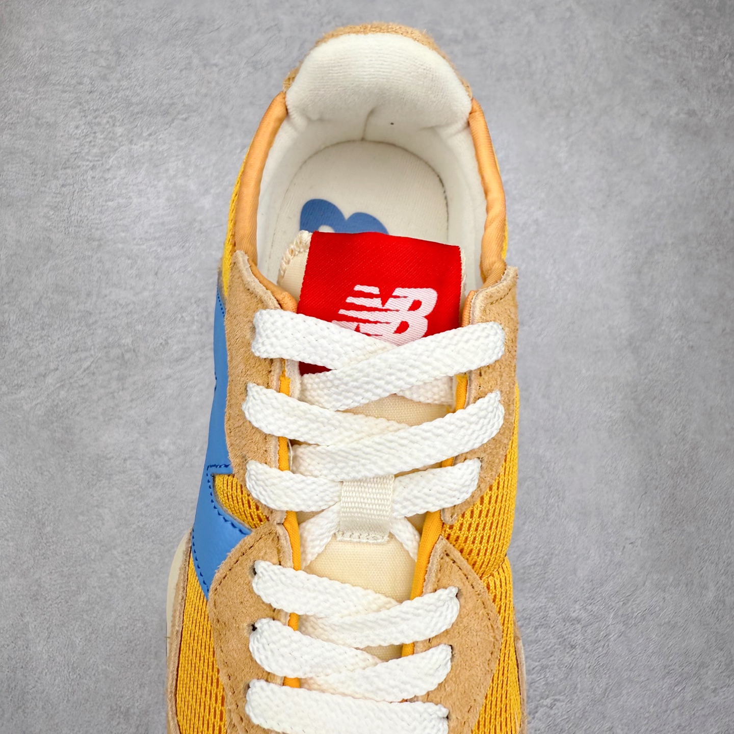 图片[5]-New Balance MS327 NB新百伦系列复古休闲运动慢跑鞋 #以更纯粹的复古风格设计打造的全新造型 侧身还以解构设计 将 N 字标志以做旧压花样式呈现 样式别具新意 而麂皮、冲孔皮革的塑造 则呈现出高级怀旧气质 也让鞋款在奢华时装风格与运动氛围之间达到了平衡 鞋身采用尼龙及猪巴革麂皮物料拼接构成 中底高弹PU材质及满丁防滑橡胶外底 尺码：36 37 37.5 38 38.5 39.5 40 40.5 41.5 42 42.5 43 44 45-选品中心