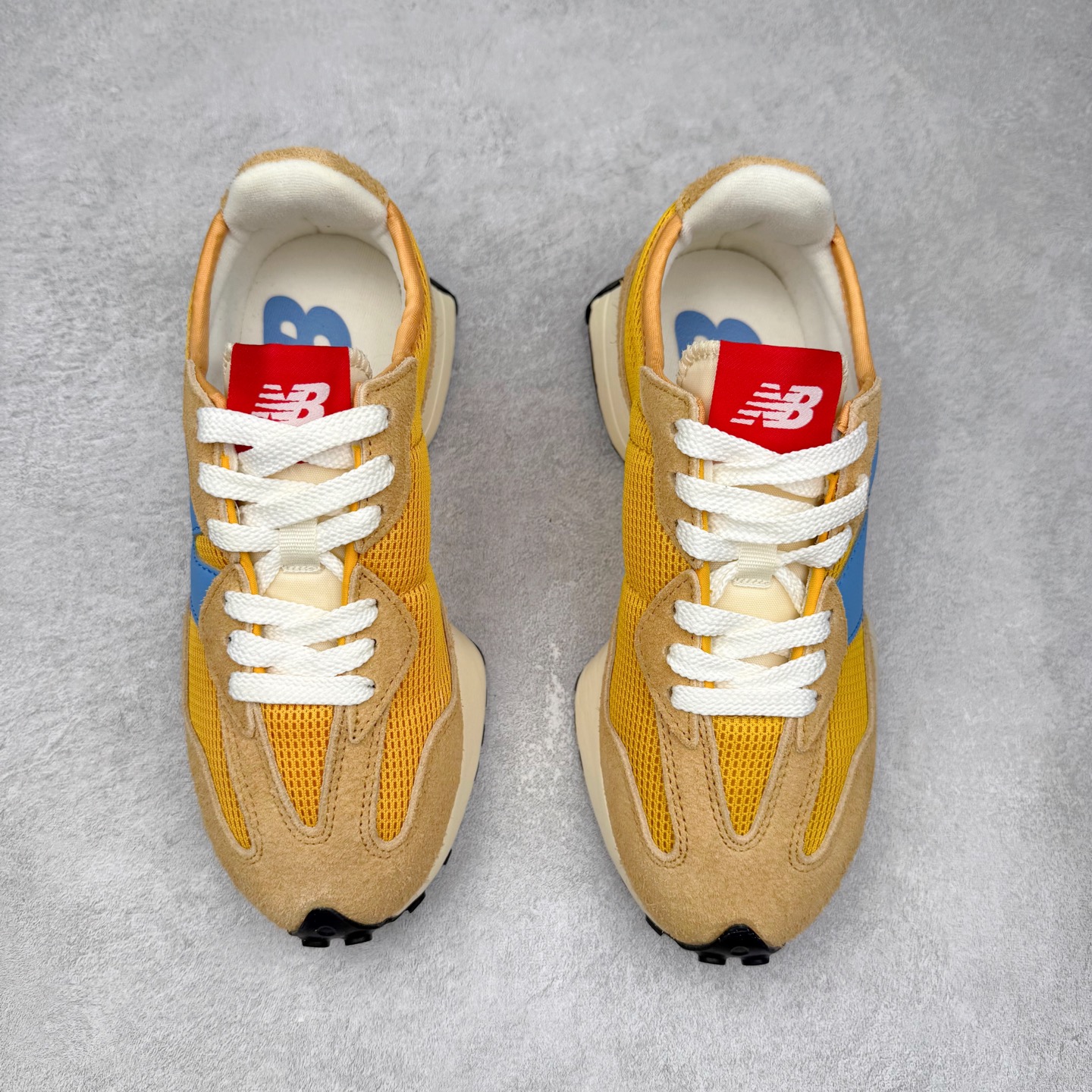 图片[2]-New Balance MS327 NB新百伦系列复古休闲运动慢跑鞋 #以更纯粹的复古风格设计打造的全新造型 侧身还以解构设计 将 N 字标志以做旧压花样式呈现 样式别具新意 而麂皮、冲孔皮革的塑造 则呈现出高级怀旧气质 也让鞋款在奢华时装风格与运动氛围之间达到了平衡 鞋身采用尼龙及猪巴革麂皮物料拼接构成 中底高弹PU材质及满丁防滑橡胶外底 尺码：36 37 37.5 38 38.5 39.5 40 40.5 41.5 42 42.5 43 44 45-选品中心