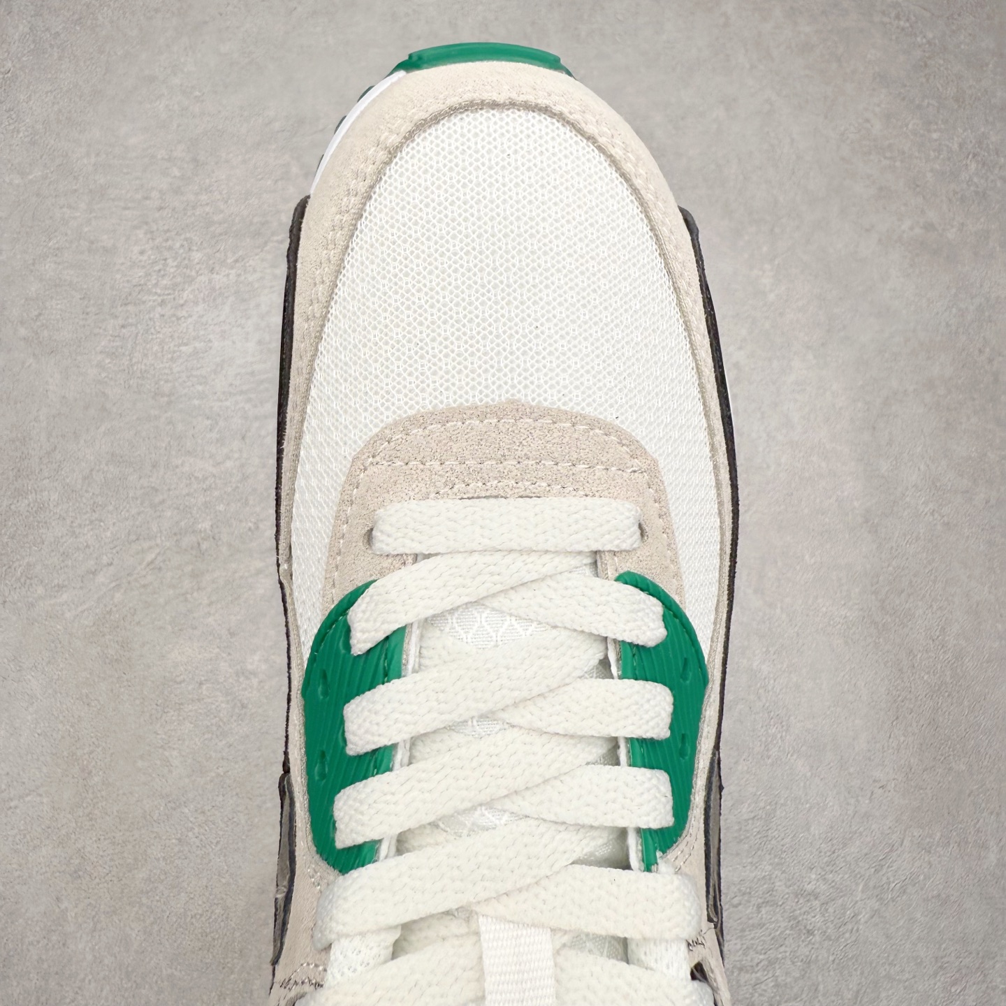 图片[4]-＃MX版 NK Air MAX 90 气垫复古减震跑步鞋 DM0029-116 经典重温 独家陆续补货 外单专供大厂出品 品质稳定 一百余色 终端操作 Air Max 90于1990年推出 来自Air Max系列 在Air Max 1的基础上改进而得 增加了气垫面积 外型上也更为流线 最特別的就是加入了菱纹塑胶嵌板 为Air Max 90增添了许多潮流气息 皮革鞋面 造就出色耐穿性和支撑力 Max Air缓震配置搭配泡棉中底 令Air Max 90轻盈而舒适 华夫格橡胶外底 铸就Air Max 90非凡的抓地力 而Air Max 90不仅是一双跑鞋 它成功跨越了时间的演进 成为了球鞋文化与潮流圈中最熟为人知的鞋款之一 尺码：36 36.5 37.5 38 38.5 39 40 40.5 41 42 42.5 43 44 44.5 45-选品中心