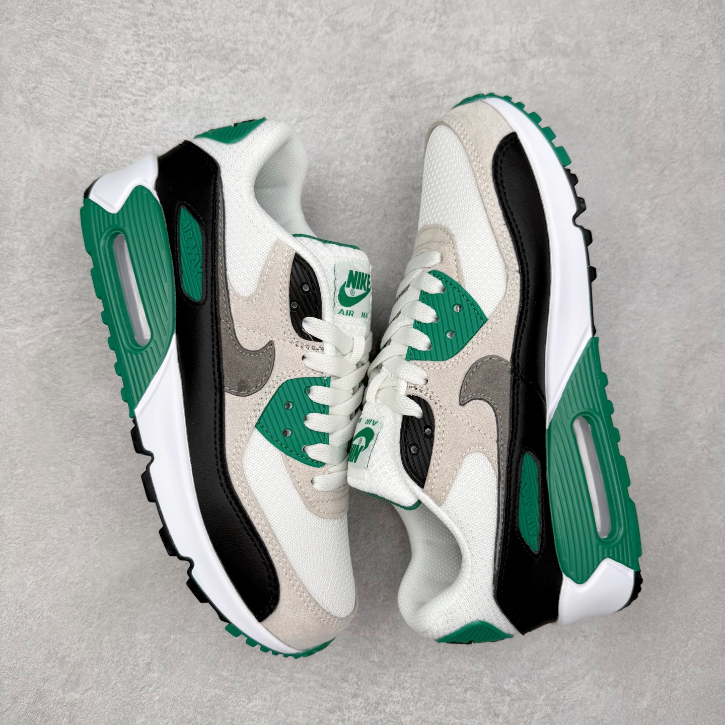 图片[3]-＃MX版 NK Air MAX 90 气垫复古减震跑步鞋 DM0029-116 经典重温 独家陆续补货 外单专供大厂出品 品质稳定 一百余色 终端操作 Air Max 90于1990年推出 来自Air Max系列 在Air Max 1的基础上改进而得 增加了气垫面积 外型上也更为流线 最特別的就是加入了菱纹塑胶嵌板 为Air Max 90增添了许多潮流气息 皮革鞋面 造就出色耐穿性和支撑力 Max Air缓震配置搭配泡棉中底 令Air Max 90轻盈而舒适 华夫格橡胶外底 铸就Air Max 90非凡的抓地力 而Air Max 90不仅是一双跑鞋 它成功跨越了时间的演进 成为了球鞋文化与潮流圈中最熟为人知的鞋款之一 尺码：36 36.5 37.5 38 38.5 39 40 40.5 41 42 42.5 43 44 44.5 45-选品中心