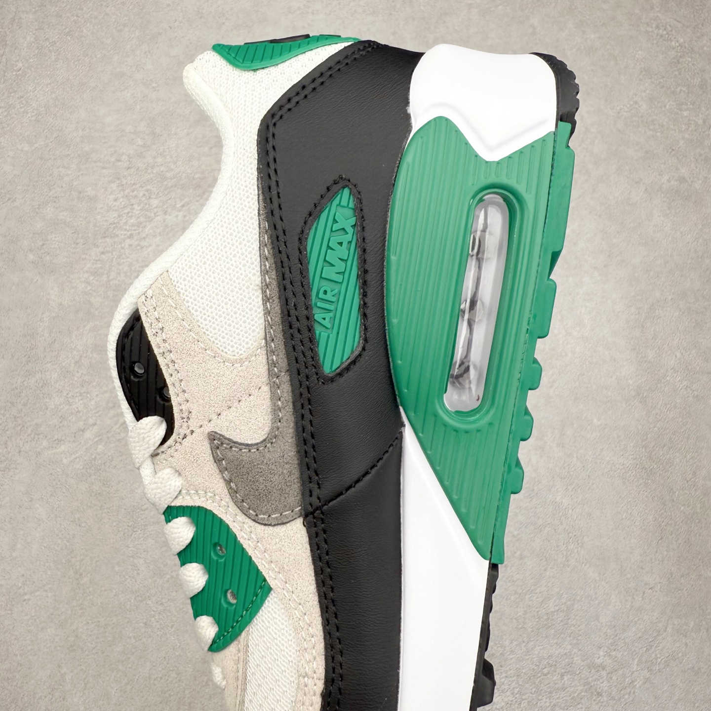 图片[7]-＃MX版 NK Air MAX 90 气垫复古减震跑步鞋 DM0029-116 经典重温 独家陆续补货 外单专供大厂出品 品质稳定 一百余色 终端操作 Air Max 90于1990年推出 来自Air Max系列 在Air Max 1的基础上改进而得 增加了气垫面积 外型上也更为流线 最特別的就是加入了菱纹塑胶嵌板 为Air Max 90增添了许多潮流气息 皮革鞋面 造就出色耐穿性和支撑力 Max Air缓震配置搭配泡棉中底 令Air Max 90轻盈而舒适 华夫格橡胶外底 铸就Air Max 90非凡的抓地力 而Air Max 90不仅是一双跑鞋 它成功跨越了时间的演进 成为了球鞋文化与潮流圈中最熟为人知的鞋款之一 尺码：36 36.5 37.5 38 38.5 39 40 40.5 41 42 42.5 43 44 44.5 45-选品中心