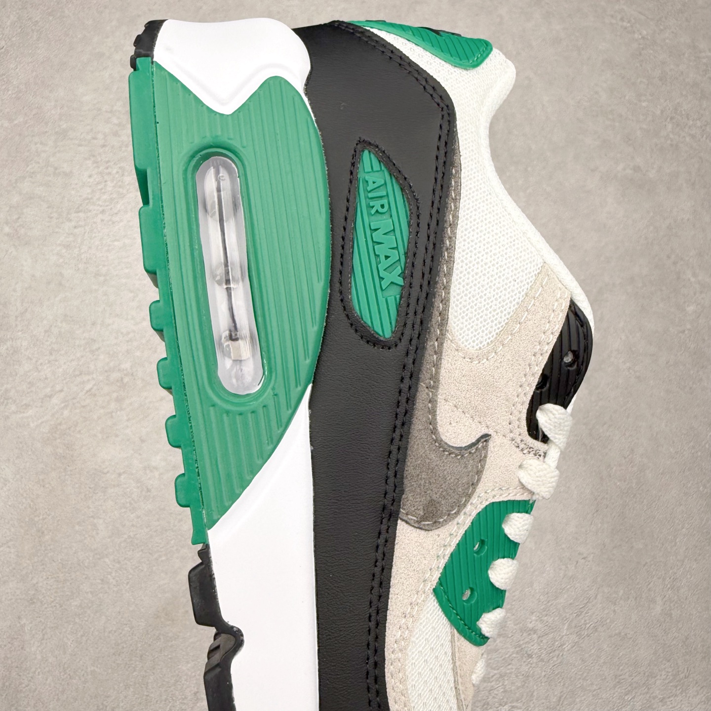 图片[6]-＃MX版 NK Air MAX 90 气垫复古减震跑步鞋 DM0029-116 经典重温 独家陆续补货 外单专供大厂出品 品质稳定 一百余色 终端操作 Air Max 90于1990年推出 来自Air Max系列 在Air Max 1的基础上改进而得 增加了气垫面积 外型上也更为流线 最特別的就是加入了菱纹塑胶嵌板 为Air Max 90增添了许多潮流气息 皮革鞋面 造就出色耐穿性和支撑力 Max Air缓震配置搭配泡棉中底 令Air Max 90轻盈而舒适 华夫格橡胶外底 铸就Air Max 90非凡的抓地力 而Air Max 90不仅是一双跑鞋 它成功跨越了时间的演进 成为了球鞋文化与潮流圈中最熟为人知的鞋款之一 尺码：36 36.5 37.5 38 38.5 39 40 40.5 41 42 42.5 43 44 44.5 45-选品中心