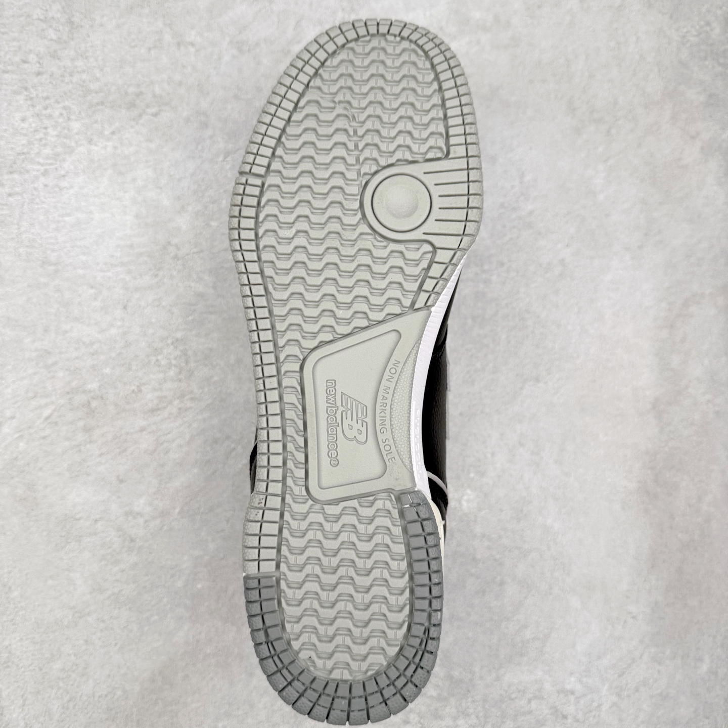 图片[9]-New Balance NB Numeric Tom Knox 600 舒适 低帮 板鞋 男女同款 实拍调校N版已经零色差零失真 百分百还原实物色彩所见即所得 不存在货不对板色差等低级问题 选购参考实物拍摄 不混卖不参货 只用心做好货严格选品 承诺混一赔十 尺码：36 36.5 37.5 38 38.5 39 40 40.5 41 42 42.5 43 44 44.5 45-选品中心