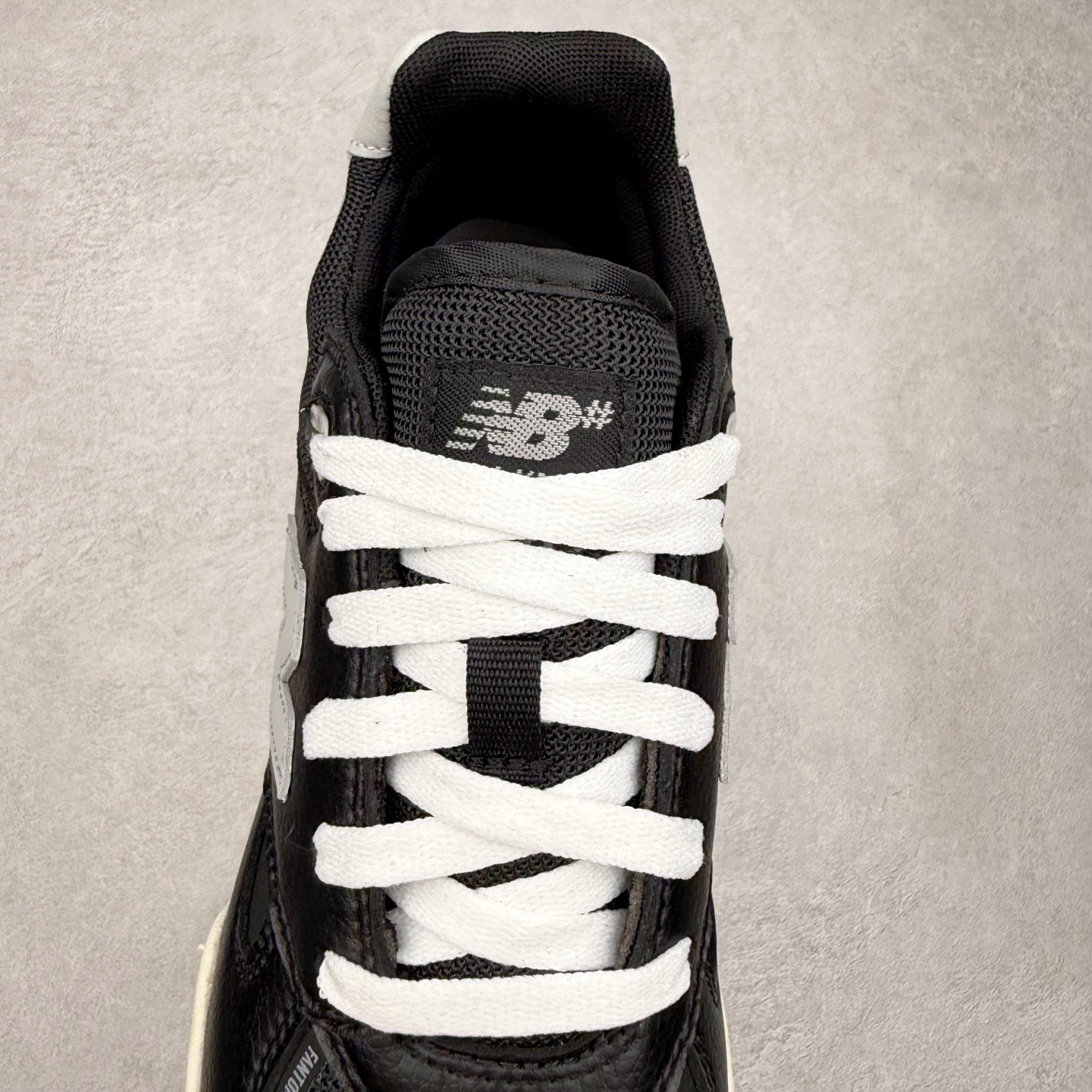 图片[5]-New Balance NB Numeric Tom Knox 600 舒适 低帮 板鞋 男女同款 实拍调校N版已经零色差零失真 百分百还原实物色彩所见即所得 不存在货不对板色差等低级问题 选购参考实物拍摄 不混卖不参货 只用心做好货严格选品 承诺混一赔十 尺码：36 36.5 37.5 38 38.5 39 40 40.5 41 42 42.5 43 44 44.5 45-选品中心