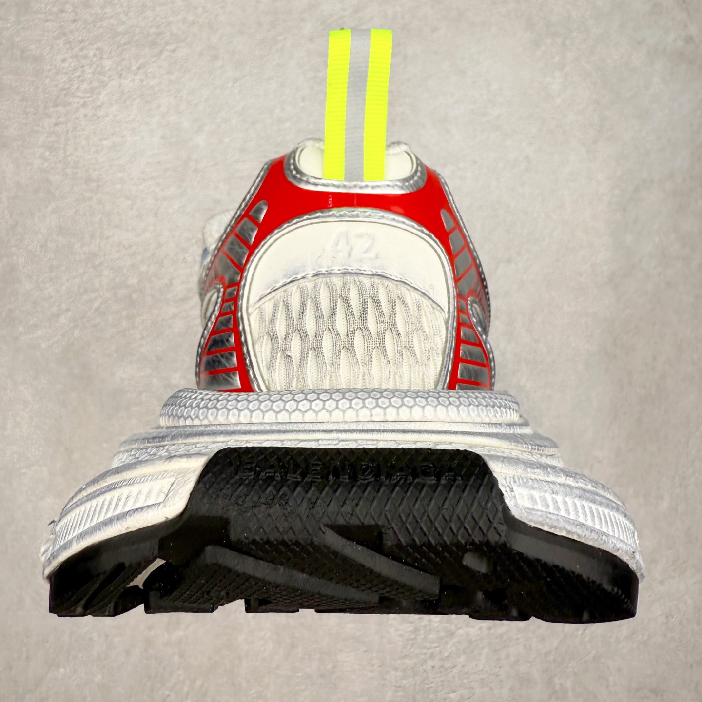 图片[8]-＃纯原福利 BALENCIAGA 3XL Sneakers 巴黎世家十代网布系带低帮走秀复古老爹鞋 全套原纸板楦头开发 最原汁原味的灵魂版型 全鞋荧光划线卡点 胶水把控整洁度追求极致完美 每一双都是工艺品 多重QC质检 超越公司货的品控标准 实实在在的免检产品 原盒原配 正确字体电绣 粗细、位置、大小正确 侧边TPU 透气孔匹配意产原版 正确分离大底 TPU软底 原版一致大底LOGO 立体感十足 原厂皮料水洗做旧 采购原厂网纱 不含皮革 网布材料和聚氨酯 磨损效果 鞋头边缘和后帮 Balenciaga 徽标 鞋面和后跟凸印尺码 鞋舌 3XL 橡胶品牌标识和反光细节 鞋帮拉袢和鞋舌拉祥 配反光细节 备用鞋带在鞋履前侧 可在穿着前取下 便于不同造型搭配 偏大一码 尺码：35 36 37 38 39 40 41 42 43 44 45 46-选品中心