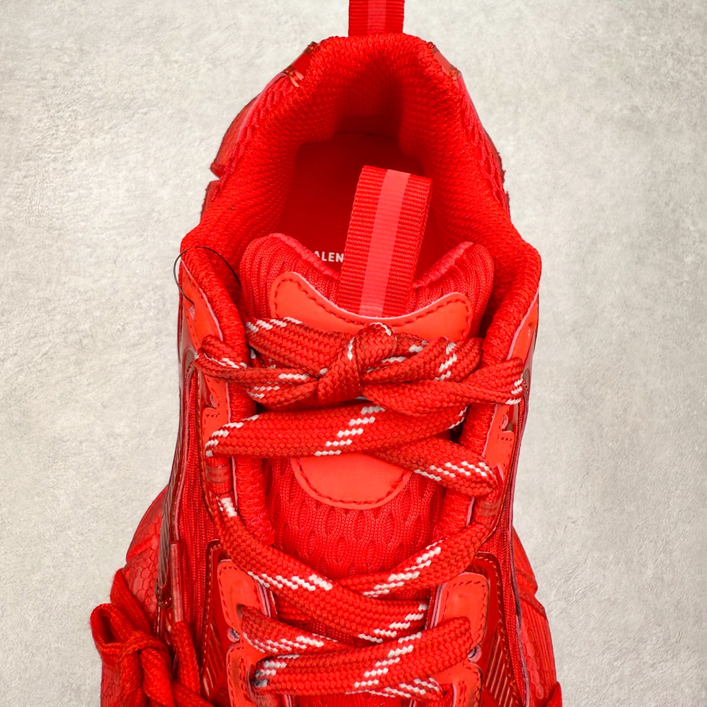 图片[5]-＃纯原福利 BALENCIAGA 3XL Sneakers 巴黎世家十代网布系带低帮走秀复古老爹鞋 全套原纸板楦头开发 最原汁原味的灵魂版型 全鞋荧光划线卡点 胶水把控整洁度追求极致完美 每一双都是工艺品 多重QC质检 超越公司货的品控标准 实实在在的免检产品 原盒原配 正确字体电绣 粗细、位置、大小正确 侧边TPU 透气孔匹配意产原版 正确分离大底 TPU软底 原版一致大底LOGO 立体感十足 原厂皮料水洗做旧 采购原厂网纱 不含皮革 网布材料和聚氨酯 磨损效果 鞋头边缘和后帮 Balenciaga 徽标 鞋面和后跟凸印尺码 鞋舌 3XL 橡胶品牌标识和反光细节 鞋帮拉袢和鞋舌拉祥 配反光细节 备用鞋带在鞋履前侧 可在穿着前取下 便于不同造型搭配 偏大一码 尺码：35 36 37 38 39 40 41 42 43 44 45 46-选品中心