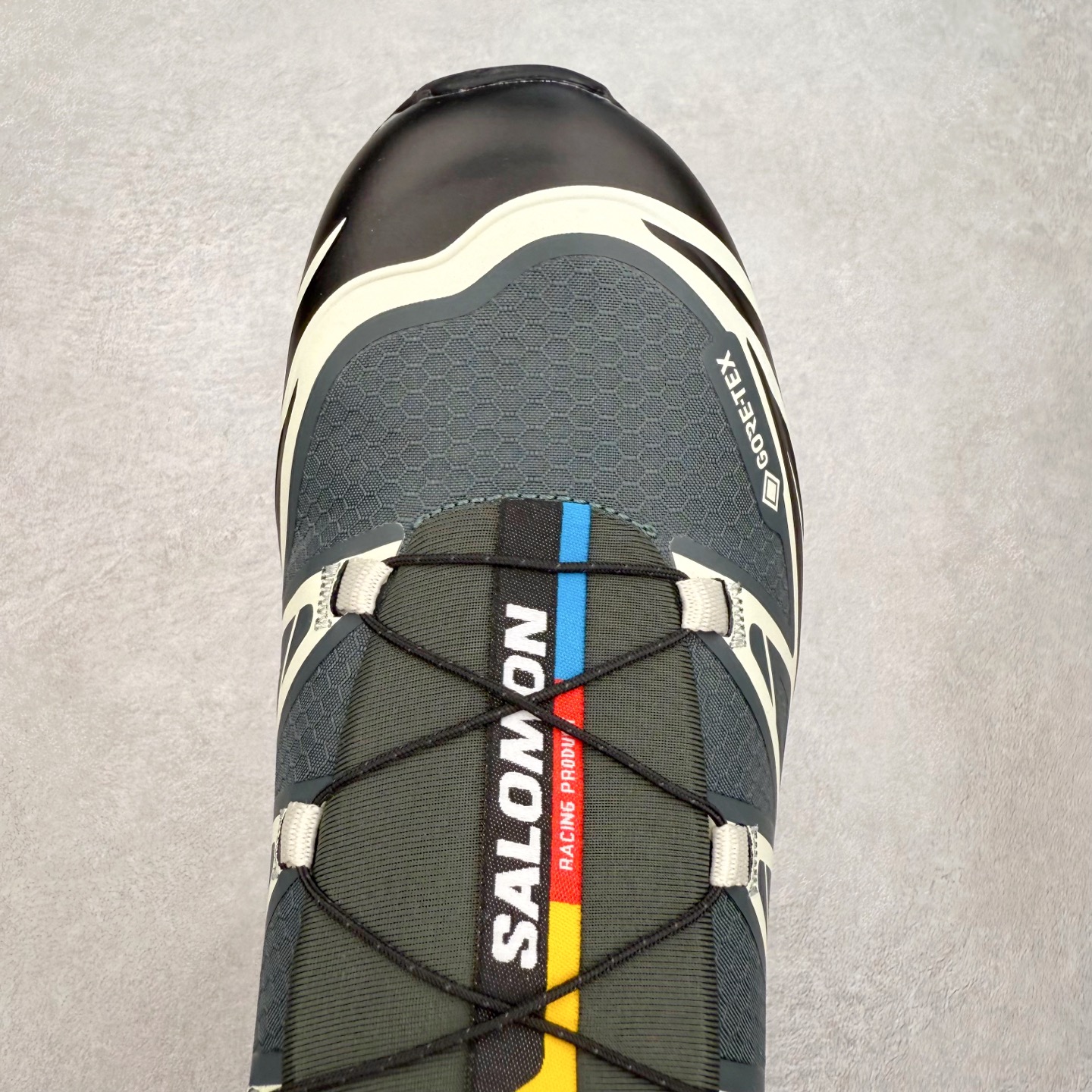 图片[4]-＃绿X/GX Salomon XT-6 萨洛蒙复古潮流户外机能登山跑鞋 纯原外贸平台特供订单 耗时半年巨作 全套原纸板楦头开发 原厂特供网布配套加持 确保原汁原味 完美呈现版型 原档数据独家私模五层组合大底 男女鞋同步官方开发至46.5 原装Ortholite轻量化鞋垫 中底布带钢印编号 原厂TPU锁扣 进口港宝加持 后跟自然饱满 还原公司包裹性 鞋面以“锯齿”状的包裹系统呈现 在基色底之下加入了各种色点缀 将公司的最新技术和时尚前卫的造型融入耐用的长跑款式中 鞋面由 TPU 薄膜制成 并焊接在高耐磨网眼上 使其既时尚又坚固 由 ACS底盘支撑 可增强稳定性和支撑力 以及由橡胶凸耳 Contragrip外底覆盖的 EVA 缓冲中底 旨在应对崎岖的地形 鞋舌上的彩色Salomon 标签、Quicklace 系统以及鞋头、鞋舌和鞋跟上的附加品牌使细节更加完美 让穿着者可以轻松驾驭户外与通勤下的任何运动生活场景 无缝鞋身户外随意纵横 颜值与脚感兼备 出街通勤 绝对非常吸睛 你值得拥有 尺码：36 36.5 37.5 38 38.5 39 40 40.5 41 42 42.5 43 44 44.5 45 46 46.5 注意：偏小1码-选品中心