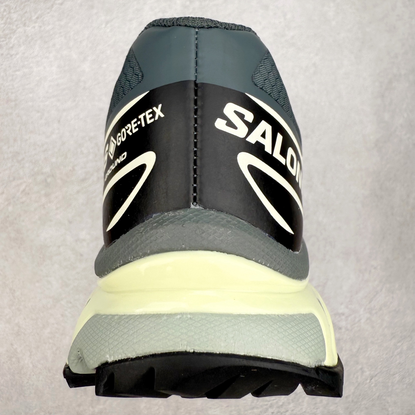 图片[8]-＃绿X/GX Salomon XT-6 萨洛蒙复古潮流户外机能登山跑鞋 纯原外贸平台特供订单 耗时半年巨作 全套原纸板楦头开发 原厂特供网布配套加持 确保原汁原味 完美呈现版型 原档数据独家私模五层组合大底 男女鞋同步官方开发至46.5 原装Ortholite轻量化鞋垫 中底布带钢印编号 原厂TPU锁扣 进口港宝加持 后跟自然饱满 还原公司包裹性 鞋面以“锯齿”状的包裹系统呈现 在基色底之下加入了各种色点缀 将公司的最新技术和时尚前卫的造型融入耐用的长跑款式中 鞋面由 TPU 薄膜制成 并焊接在高耐磨网眼上 使其既时尚又坚固 由 ACS底盘支撑 可增强稳定性和支撑力 以及由橡胶凸耳 Contragrip外底覆盖的 EVA 缓冲中底 旨在应对崎岖的地形 鞋舌上的彩色Salomon 标签、Quicklace 系统以及鞋头、鞋舌和鞋跟上的附加品牌使细节更加完美 让穿着者可以轻松驾驭户外与通勤下的任何运动生活场景 无缝鞋身户外随意纵横 颜值与脚感兼备 出街通勤 绝对非常吸睛 你值得拥有 尺码：36 36.5 37.5 38 38.5 39 40 40.5 41 42 42.5 43 44 44.5 45 46 46.5 注意：偏小1码-选品中心