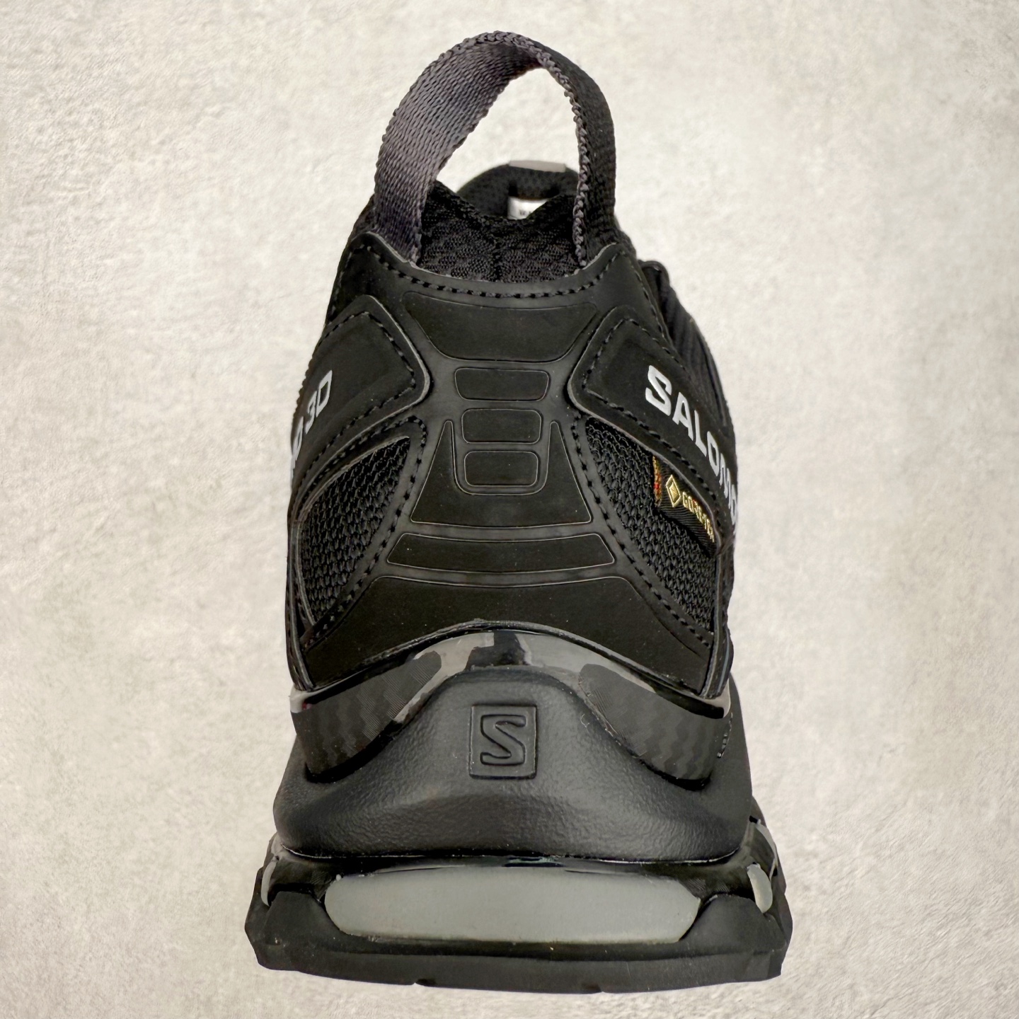 图片[8]-SALOMON XA Pro 3D ADV 萨洛蒙潮流越野机能户外功能鞋 纯原外贸平台特供订单 耗时半年巨作 全套原纸板楦头开发 原厂特供网布配套加持 确保原汁原味 完美呈现版型 原档数据独家私模五层组合大底 原装Ortholite轻量化鞋垫 中底布带钢印编号 原厂TPU锁扣 进口港宝加持 后跟自然饱满 还原公司包裹性 鞋面采用SENSIFT贴合技术 全方位贴合包裹脚型 鞋跟部鞋底牵引设计 提供强大的抓地性能 更适应野外崎岖不平的道路 其3D ADVANCED CHASSIS底盘 材料轻量大化 钉齿设计更具稳定性 防护性 鞋底易磨损区运用CONTAGRIP高耐磨材料 应对城市硬质路面长距离跑考验 尺码：36 36.5 37.5 38 38.5 39 40 40.5 41 42 42.5 43 44 44.5 45-选品中心