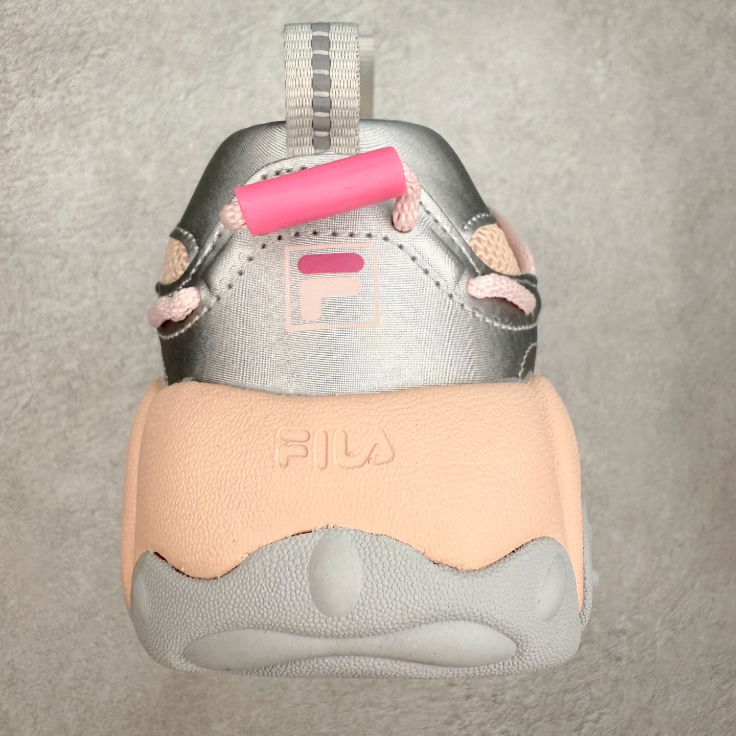 图片[8]-FILA斐乐 FLUID 6 猫爪织物合成革百搭潮流时尚个性运动复古经典减震耐磨低帮老爹鞋 FUSION 系列传承了 FILA 的百年基因，融入年轻运动及潮流文化，成为引领变革、创新突破的一代。以“1+N” 的跨界合作模式重现经典的同时创造经典。带来最出其不意的跨界合作惊喜。同时，FILAFUSION把FILA 的 DNA 融入到定制体验里，你可以随心制造厲于你的产品。FILA FUSION 的鞋家族涵盖了老爹鞋、跑步鞋、网球鞋、季节款。风格复古新潮，满足了时尚人士出行及各类运动的搭配需求，成为当下年轻人筷拥的鞋类品牌之一。FILA FUSION 走进年轻人的世界，通过年轻人运动，街舞，滑板，篮球，展现 FILA FUSION 的潮流态度和年轻文化。FILA FUSION 认为末来属于引领变革、创新突破的年轻一代，让我们一起构成 FILA 未来的蓝图吧！尺码：35.5 36 36.5 37.5 38 38.5 39 40 40.5 41 42 42.5 43 44 44.5 45-选品中心