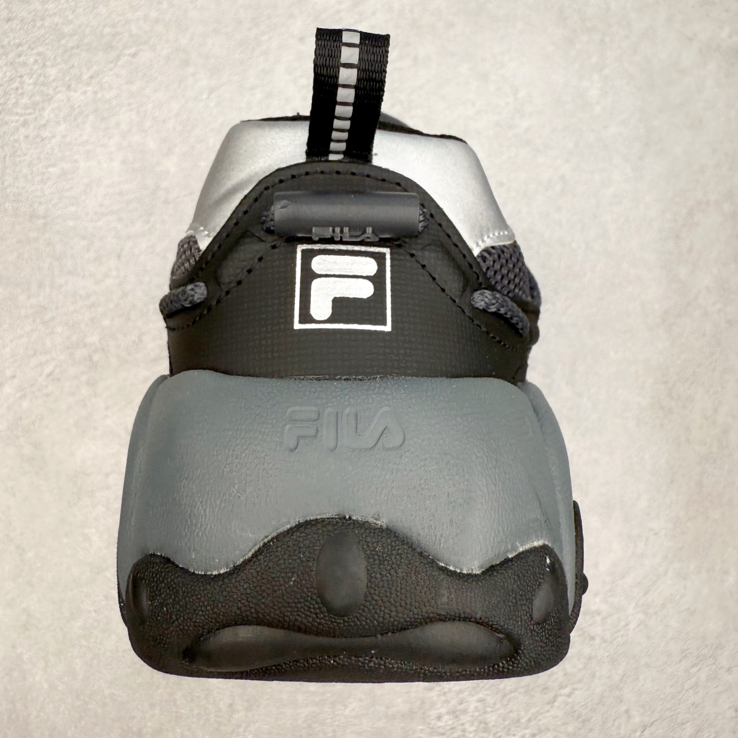 图片[8]-FILA斐乐 FLUID 6 猫爪织物合成革百搭潮流时尚个性运动复古经典减震耐磨低帮老爹鞋 FUSION 系列传承了 FILA 的百年基因，融入年轻运动及潮流文化，成为引领变革、创新突破的一代。以“1+N” 的跨界合作模式重现经典的同时创造经典。带来最出其不意的跨界合作惊喜。同时，FILAFUSION把FILA 的 DNA 融入到定制体验里，你可以随心制造厲于你的产品。FILA FUSION 的鞋家族涵盖了老爹鞋、跑步鞋、网球鞋、季节款。风格复古新潮，满足了时尚人士出行及各类运动的搭配需求，成为当下年轻人筷拥的鞋类品牌之一。FILA FUSION 走进年轻人的世界，通过年轻人运动，街舞，滑板，篮球，展现 FILA FUSION 的潮流态度和年轻文化。FILA FUSION 认为末来属于引领变革、创新突破的年轻一代，让我们一起构成 FILA 未来的蓝图吧！尺码：35.5 36 36.5 37.5 38 38.5 39 40 40.5 41 42 42.5 43 44 44.5 45-选品中心