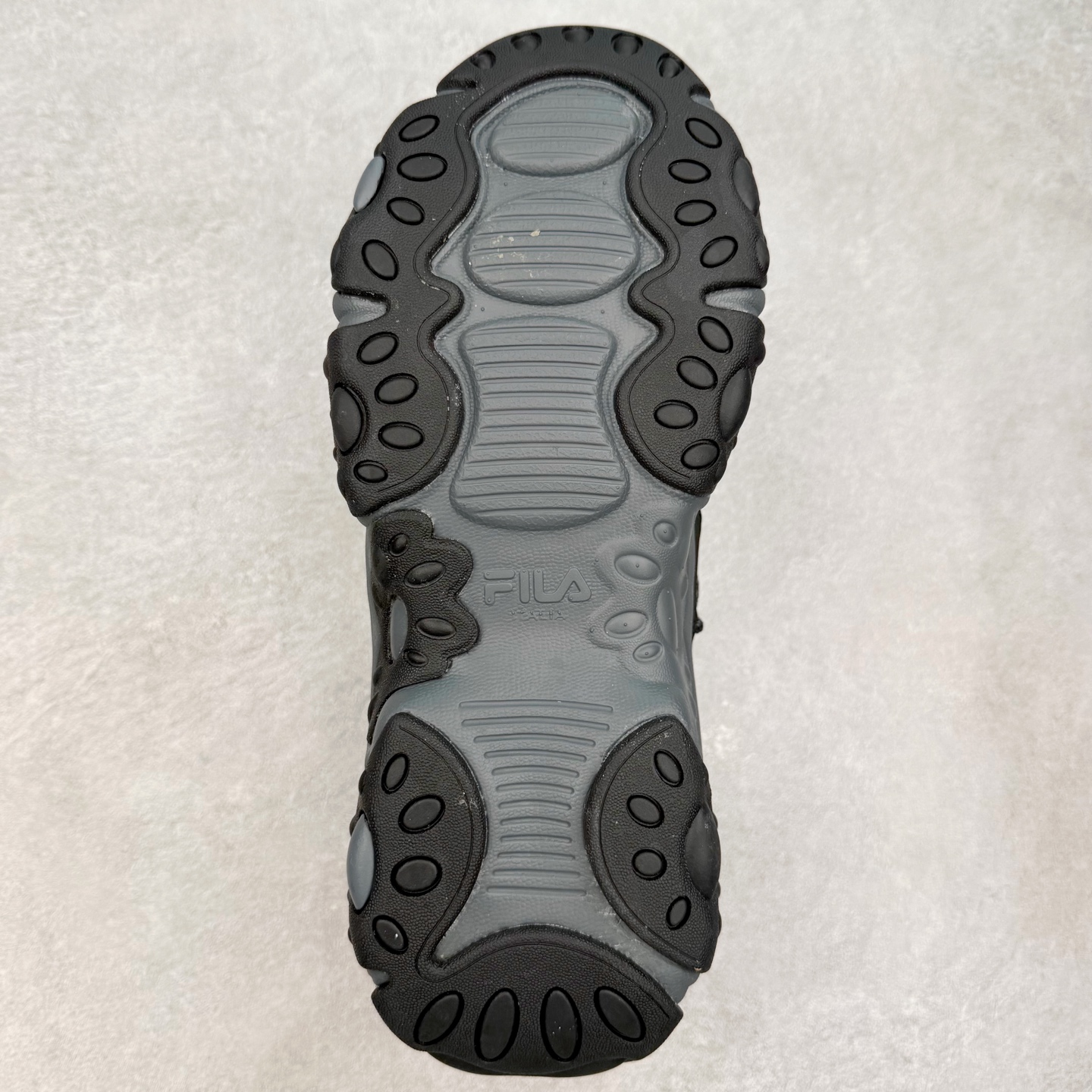 图片[9]-FILA斐乐 FLUID 6 猫爪织物合成革百搭潮流时尚个性运动复古经典减震耐磨低帮老爹鞋 FUSION 系列传承了 FILA 的百年基因，融入年轻运动及潮流文化，成为引领变革、创新突破的一代。以“1+N” 的跨界合作模式重现经典的同时创造经典。带来最出其不意的跨界合作惊喜。同时，FILAFUSION把FILA 的 DNA 融入到定制体验里，你可以随心制造厲于你的产品。FILA FUSION 的鞋家族涵盖了老爹鞋、跑步鞋、网球鞋、季节款。风格复古新潮，满足了时尚人士出行及各类运动的搭配需求，成为当下年轻人筷拥的鞋类品牌之一。FILA FUSION 走进年轻人的世界，通过年轻人运动，街舞，滑板，篮球，展现 FILA FUSION 的潮流态度和年轻文化。FILA FUSION 认为末来属于引领变革、创新突破的年轻一代，让我们一起构成 FILA 未来的蓝图吧！尺码：35.5 36 36.5 37.5 38 38.5 39 40 40.5 41 42 42.5 43 44 44.5 45-选品中心