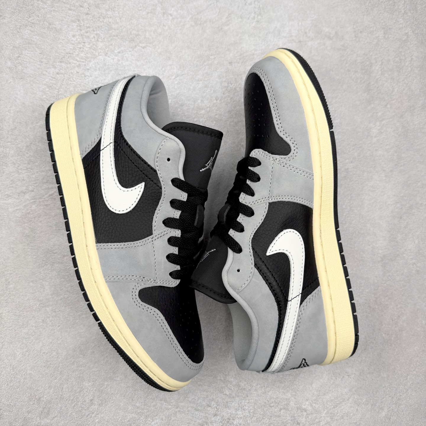 图片[3]-＃DT纯原 Air Jordan AJ1 Low 低帮 HQ2010-012 终端优势供应 市面中低帮最具代表性版本没有之一 口碑大厂出品 品控大底版型不断改良更新 全套原纸板楦头开发 确保原汁原味 完美呈现版型 完美零毛边处理 原厂内置全掌气垫 价格定位良心 平台专用代工流水线出品 一眼公司既视感 拿到手的一瞬间就与众不同 碾压市面所有版本 全部原鞋开发 每一个配色都会采购原鞋确认细节 打破市面看图做货无好货之说 尺码：35.5 36 36.5 37.5 38 38.5 39 40 40.5 41 42 42.5 43 44 44.5 45 46-选品中心