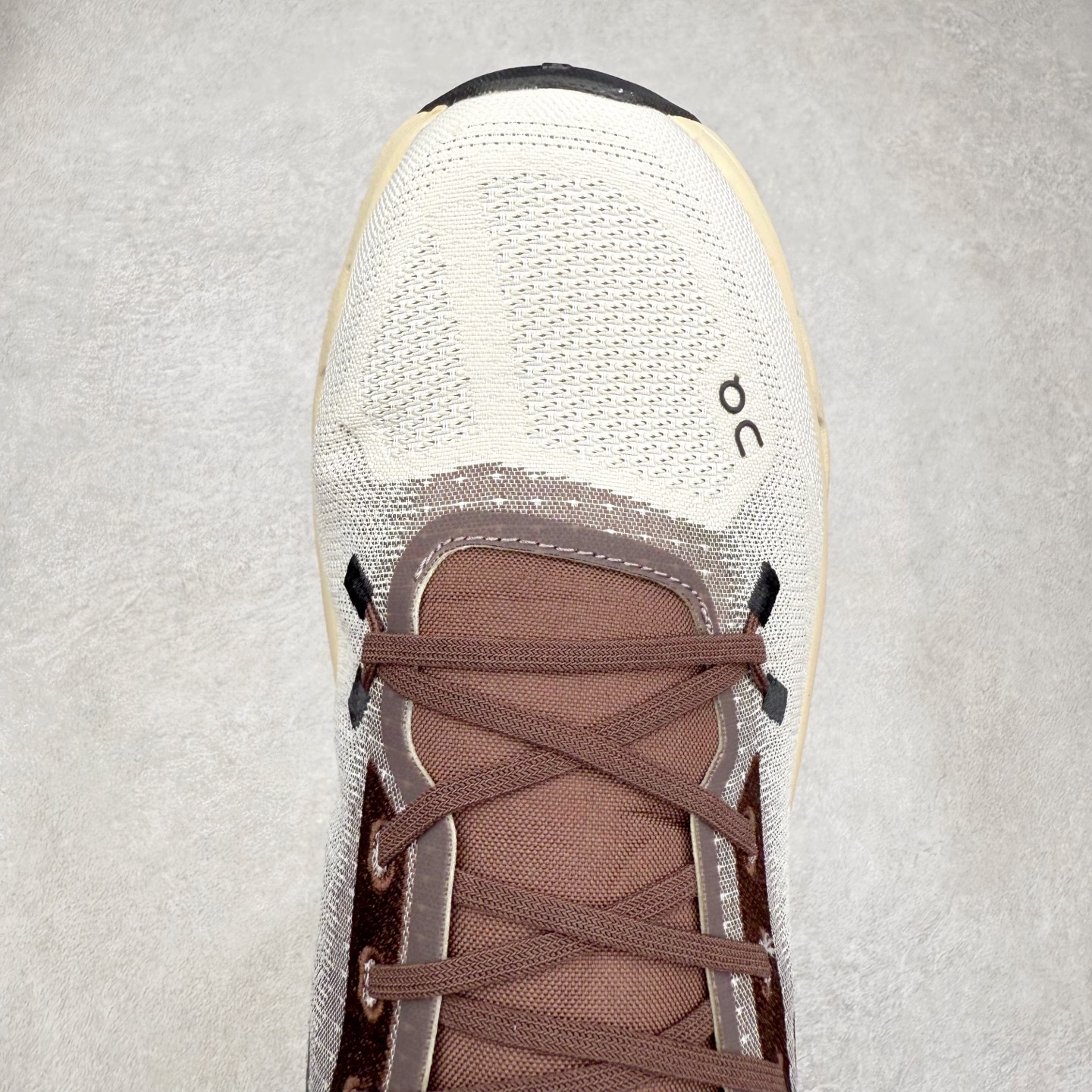 图片[4]-On昂跑 Cloudtilt 圆头系带减震耐磨低帮生活休闲鞋 此运动品牌 开创于2010年 缓震着陆、强效回弹、轻柔质感的设计构思始终是ON研制关键 与此同时基于“为全球提供革新性的跑步感受”信念 陆续推出了多款跑鞋及其以专业运动人体跑步工程学为设计关键的功能性跑步服饰设备 让跑者不费力气地畅快畅跑 尺码：36 36.5 37.5 38 38.5 39 40 40.5 41 42 42.5 43 44 44.5 45-选品中心