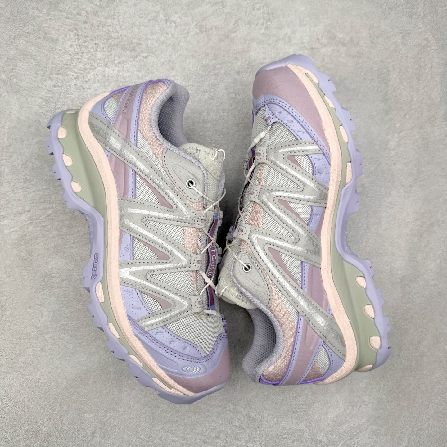 图片[3]-＃C版 Salomon XT-QUEST ADV 萨洛蒙潮流越野机能户外功能鞋 纯原外贸平台特供订单 耗时半年巨作 全套原纸板楦头开发 原厂特供网布配套加持 确保原汁原味 完美呈现版型 原档数据独家私模五层组合大底 男女鞋同步官方开发至46.5 原装Ortholite轻量化鞋垫 中底布带钢印编号 原厂TPU锁扣 进口港宝加持 后跟自然饱满 还原公司包裹性 基于 SALOMON 初代 XT 鞋身造型并搭载 4D ADVANCED CHASSIS™ 大底打造而成 为这款 XT-QUEST 带来了多项足部控制与保护等功能性 如在运动过程中控制左右晃动的过程而提高稳定性、改善长途越野过程中足中到足尖的过渡、提高感知岩石的精确度以抵抗尖锐物体对脚底的伤害以及采用动态缓冲来增强穿着舒适感 从而减轻疲劳感 使 XT-QUEST 成为一双舒适且安全的户外之履 尺码：36 36.5 37.5 38 38.5 39 40 40.5 41 42 42.5 43 44 44.5 45 46 46.5-选品中心