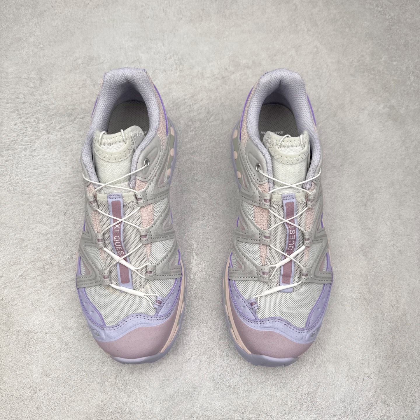 图片[2]-＃C版 Salomon XT-QUEST ADV 萨洛蒙潮流越野机能户外功能鞋 纯原外贸平台特供订单 耗时半年巨作 全套原纸板楦头开发 原厂特供网布配套加持 确保原汁原味 完美呈现版型 原档数据独家私模五层组合大底 男女鞋同步官方开发至46.5 原装Ortholite轻量化鞋垫 中底布带钢印编号 原厂TPU锁扣 进口港宝加持 后跟自然饱满 还原公司包裹性 基于 SALOMON 初代 XT 鞋身造型并搭载 4D ADVANCED CHASSIS™ 大底打造而成 为这款 XT-QUEST 带来了多项足部控制与保护等功能性 如在运动过程中控制左右晃动的过程而提高稳定性、改善长途越野过程中足中到足尖的过渡、提高感知岩石的精确度以抵抗尖锐物体对脚底的伤害以及采用动态缓冲来增强穿着舒适感 从而减轻疲劳感 使 XT-QUEST 成为一双舒适且安全的户外之履 尺码：36 36.5 37.5 38 38.5 39 40 40.5 41 42 42.5 43 44 44.5 45 46 46.5-选品中心