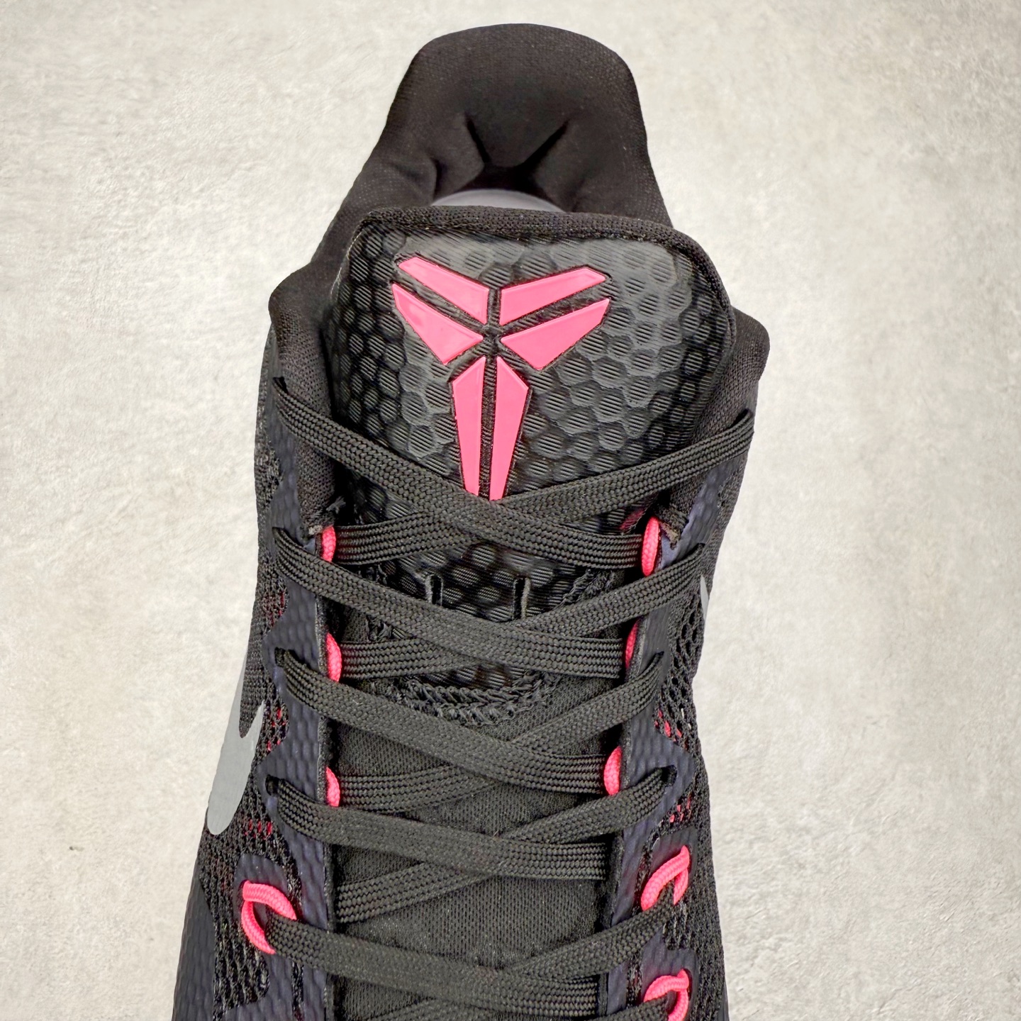 图片[5]-NK Kobe 11 Elite Low 科比11代实战篮球鞋 836183-005 科比退役前的最后一双签名鞋意义重大 Eric Avar这次采用了低帮的鞋身设计 并使用加强版的Flyknit编织面料作为鞋面 更加坚韧牢固 提供更好的保护 中底依日采用了混合缓震的设计 前掌的Lunarlon搭配后掌Zoom Air气垫 确保缓震性能的强劲 尺码：39 40 40.5 41 42 42.5 43 44 44.5 45 46 47.5 48.5-选品中心