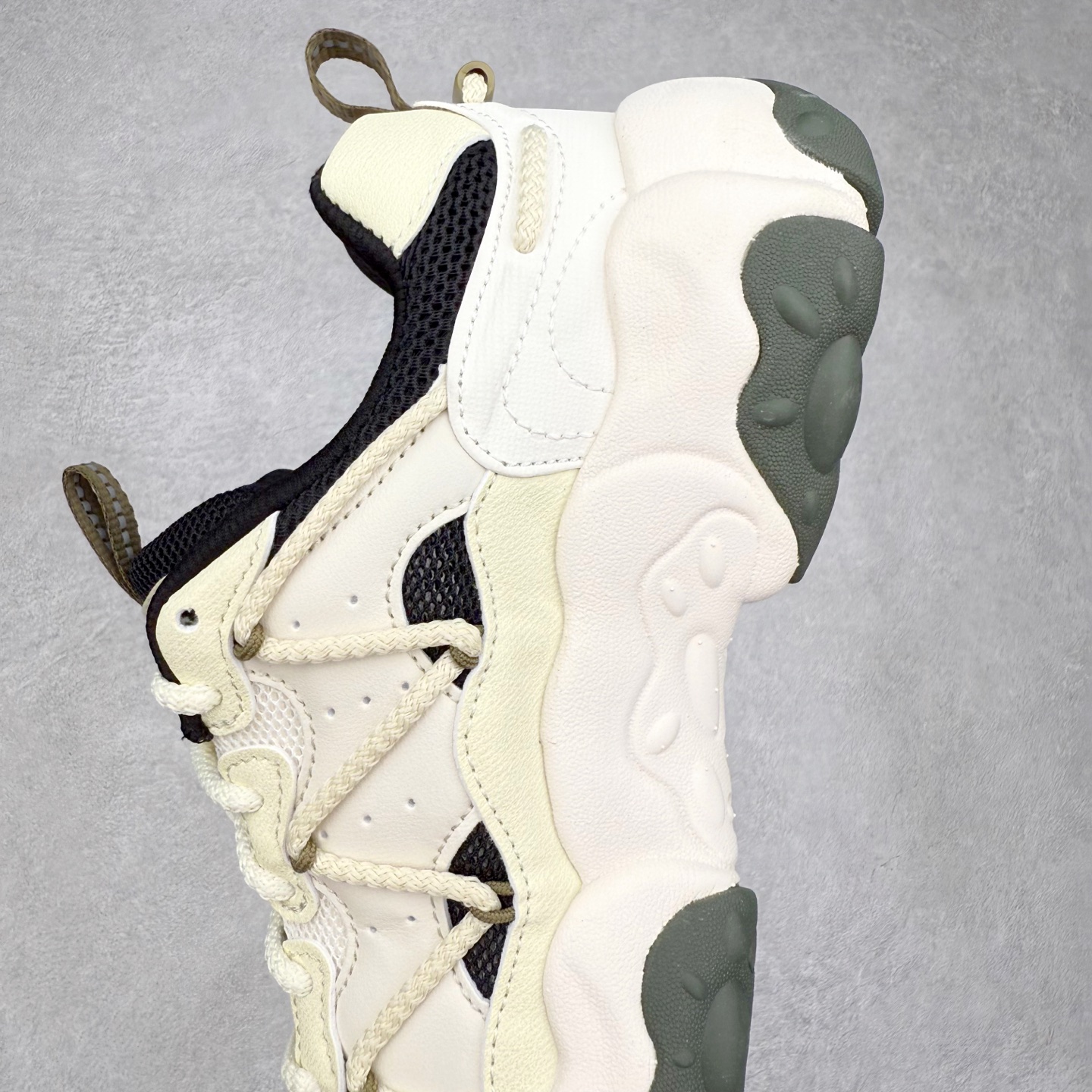 图片[7]-FILA斐乐 FLUID 6 猫爪织物合成革百搭潮流时尚个性运动复古经典减震耐磨低帮老爹鞋 FUSION 系列传承了 FILA 的百年基因，融入年轻运动及潮流文化，成为引领变革、创新突破的一代。以“1+N” 的跨界合作模式重现经典的同时创造经典。带来最出其不意的跨界合作惊喜。同时，FILAFUSION把FILA 的 DNA 融入到定制体验里，你可以随心制造厲于你的产品。FILA FUSION 的鞋家族涵盖了老爹鞋、跑步鞋、网球鞋、季节款。风格复古新潮，满足了时尚人士出行及各类运动的搭配需求，成为当下年轻人筷拥的鞋类品牌之一。FILA FUSION 走进年轻人的世界，通过年轻人运动，街舞，滑板，篮球，展现 FILA FUSION 的潮流态度和年轻文化。FILA FUSION 认为末来属于引领变革、创新突破的年轻一代，让我们一起构成 FILA 未来的蓝图吧！尺码：35.5 36 36.5 37.5 38 38.5 39 40 40.5 41 42 42.5 43 44 44.5 45-选品中心