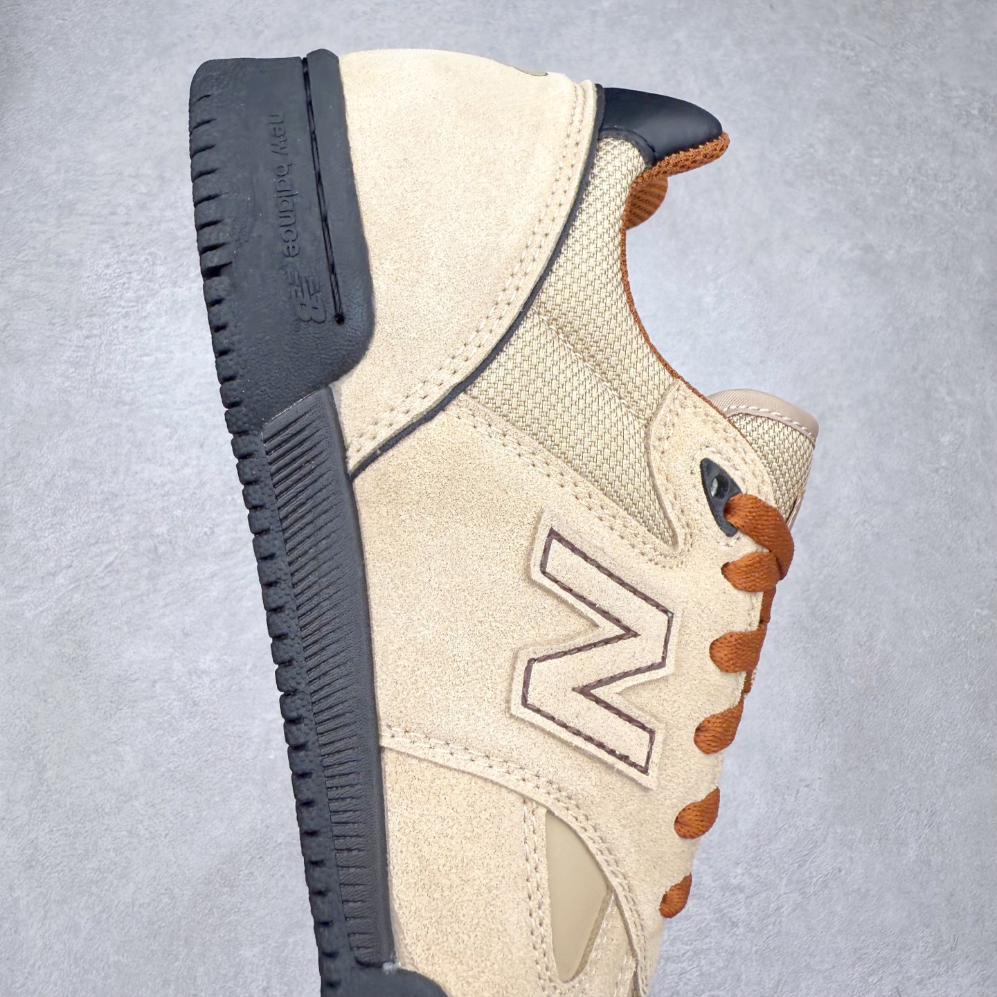 图片[6]-New Balance NB Numeric Tom Knox 600 舒适 低帮 板鞋 男女同款 实拍调校N版已经零色差零失真 百分百还原实物色彩所见即所得 不存在货不对板色差等低级问题 选购参考实物拍摄 不混卖不参货 只用心做好货严格选品 承诺混一赔十 尺码：36 36.5 37.5 38 38.5 39 40 40.5 41 42 42.5 43 44 44.5 45-选品中心