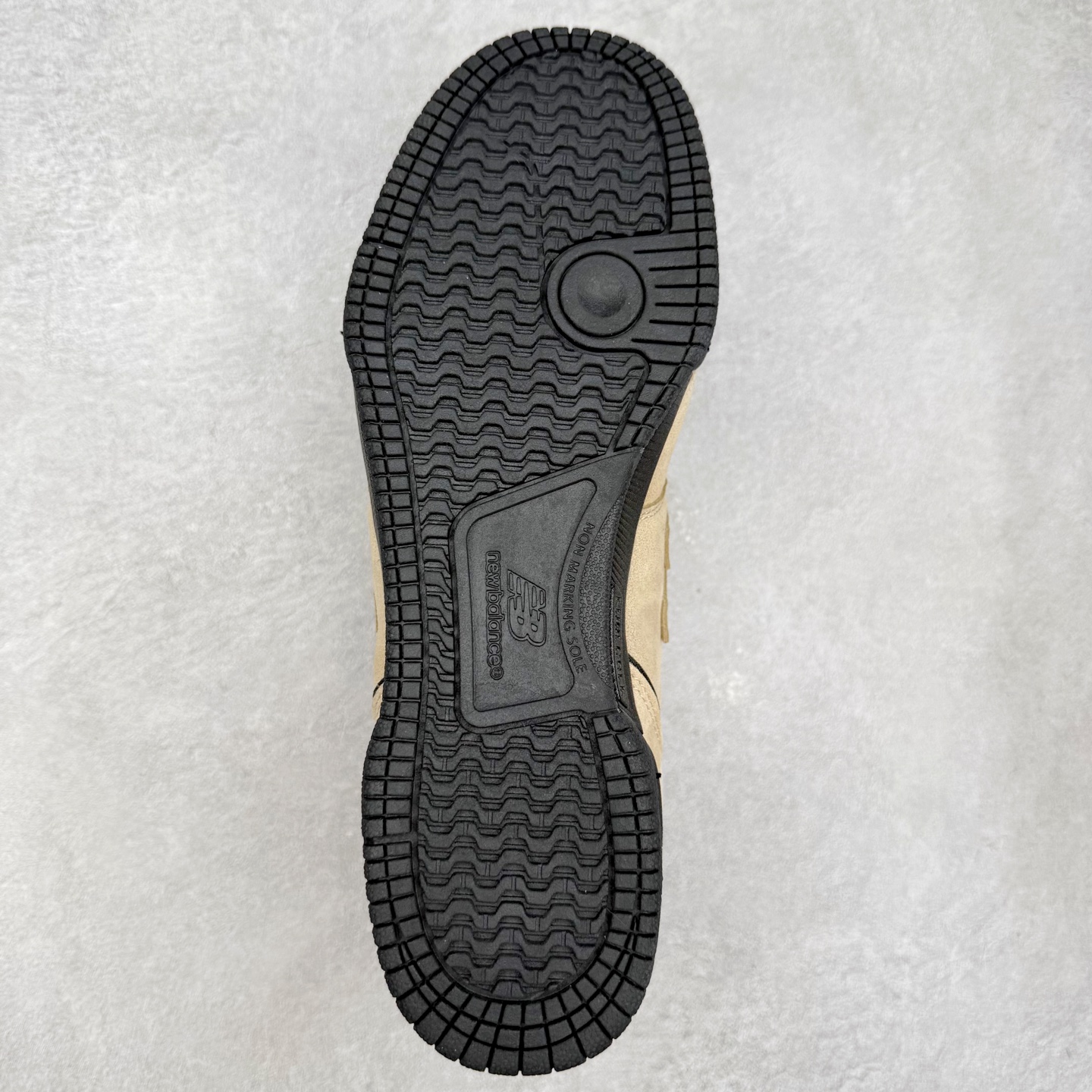 图片[9]-New Balance NB Numeric Tom Knox 600 舒适 低帮 板鞋 男女同款 实拍调校N版已经零色差零失真 百分百还原实物色彩所见即所得 不存在货不对板色差等低级问题 选购参考实物拍摄 不混卖不参货 只用心做好货严格选品 承诺混一赔十 尺码：36 36.5 37.5 38 38.5 39 40 40.5 41 42 42.5 43 44 44.5 45-选品中心