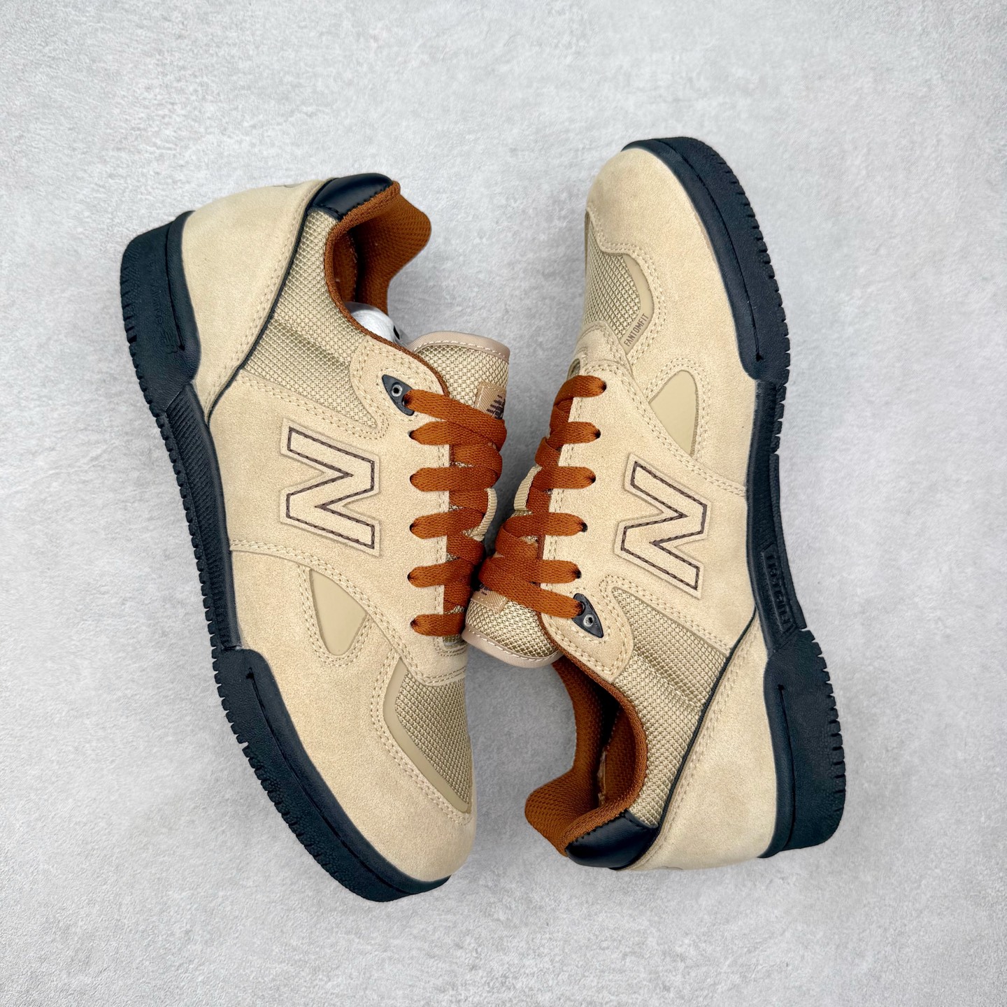 图片[3]-New Balance NB Numeric Tom Knox 600 舒适 低帮 板鞋 男女同款 实拍调校N版已经零色差零失真 百分百还原实物色彩所见即所得 不存在货不对板色差等低级问题 选购参考实物拍摄 不混卖不参货 只用心做好货严格选品 承诺混一赔十 尺码：36 36.5 37.5 38 38.5 39 40 40.5 41 42 42.5 43 44 44.5 45-选品中心