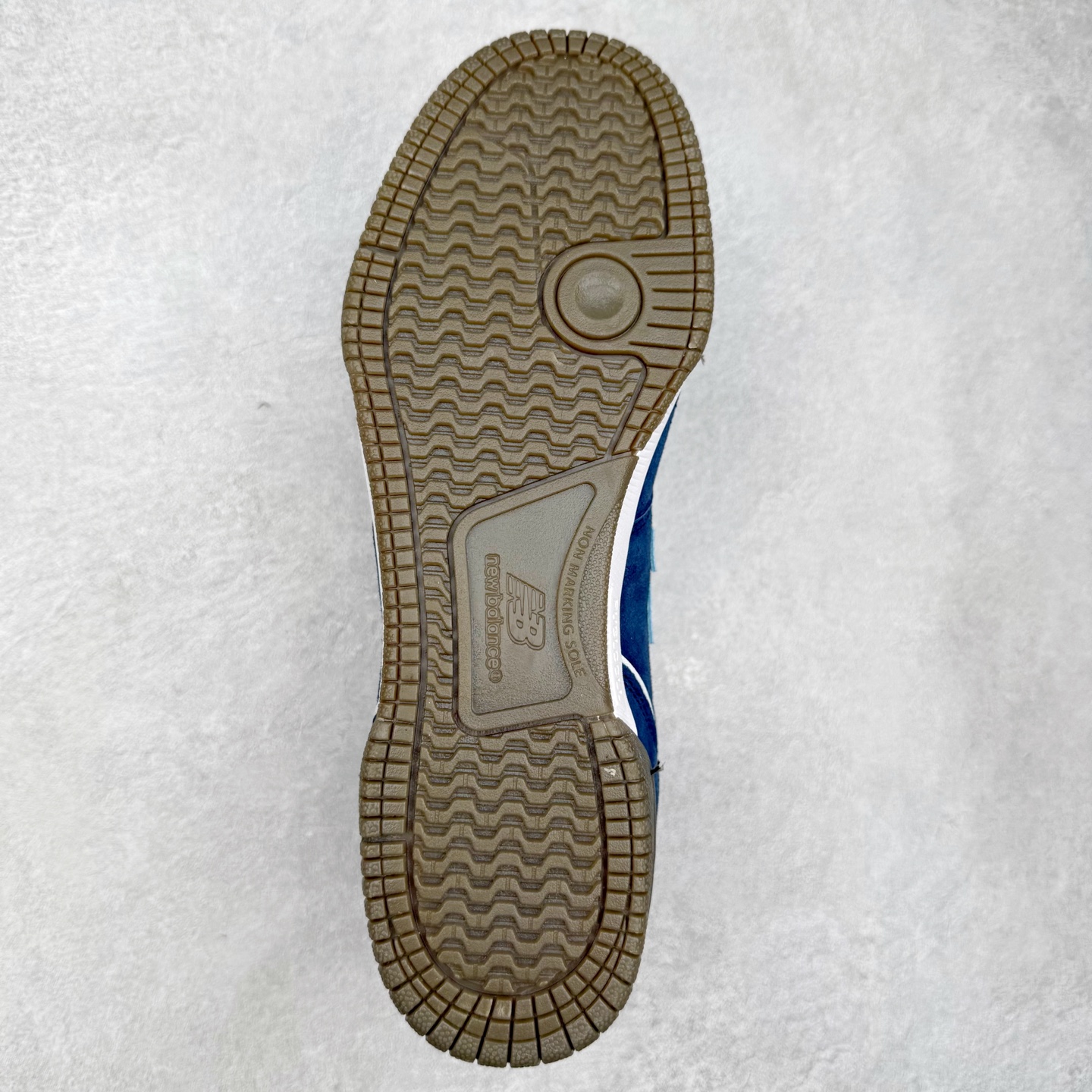 图片[9]-New Balance NB Numeric Tom Knox 600 舒适 低帮 板鞋 男女同款 实拍调校N版已经零色差零失真 百分百还原实物色彩所见即所得 不存在货不对板色差等低级问题 选购参考实物拍摄 不混卖不参货 只用心做好货严格选品 承诺混一赔十 尺码：36 36.5 37.5 38 38.5 39 40 40.5 41 42 42.5 43 44 44.5 45-选品中心