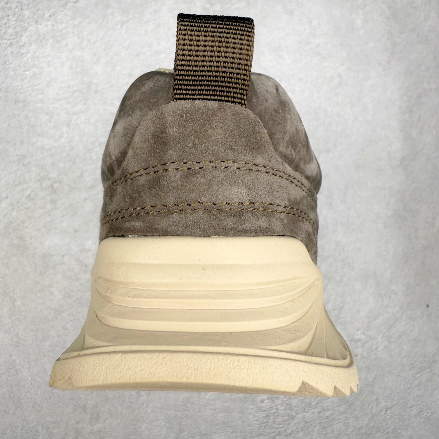 图片[8]-CAT/卡特 硬汉推土机品牌 Tramp Hike Low 户外休闲低帮男鞋 广东中山代工厂原产楦型 台产耐磨麂皮材质# 手工缝线固特异缝制工艺# 轻量柔韧橡胶防滑大底# 正确原盒包装吊牌# 完全还原ZP工艺❗徒步旅行者百搭休闲旅游休闲鞋 全套官网统一包装 今年冬季防寒户外专用 日常随意搭配 型男必备 尺码：39 40 41 42 43 44-选品中心