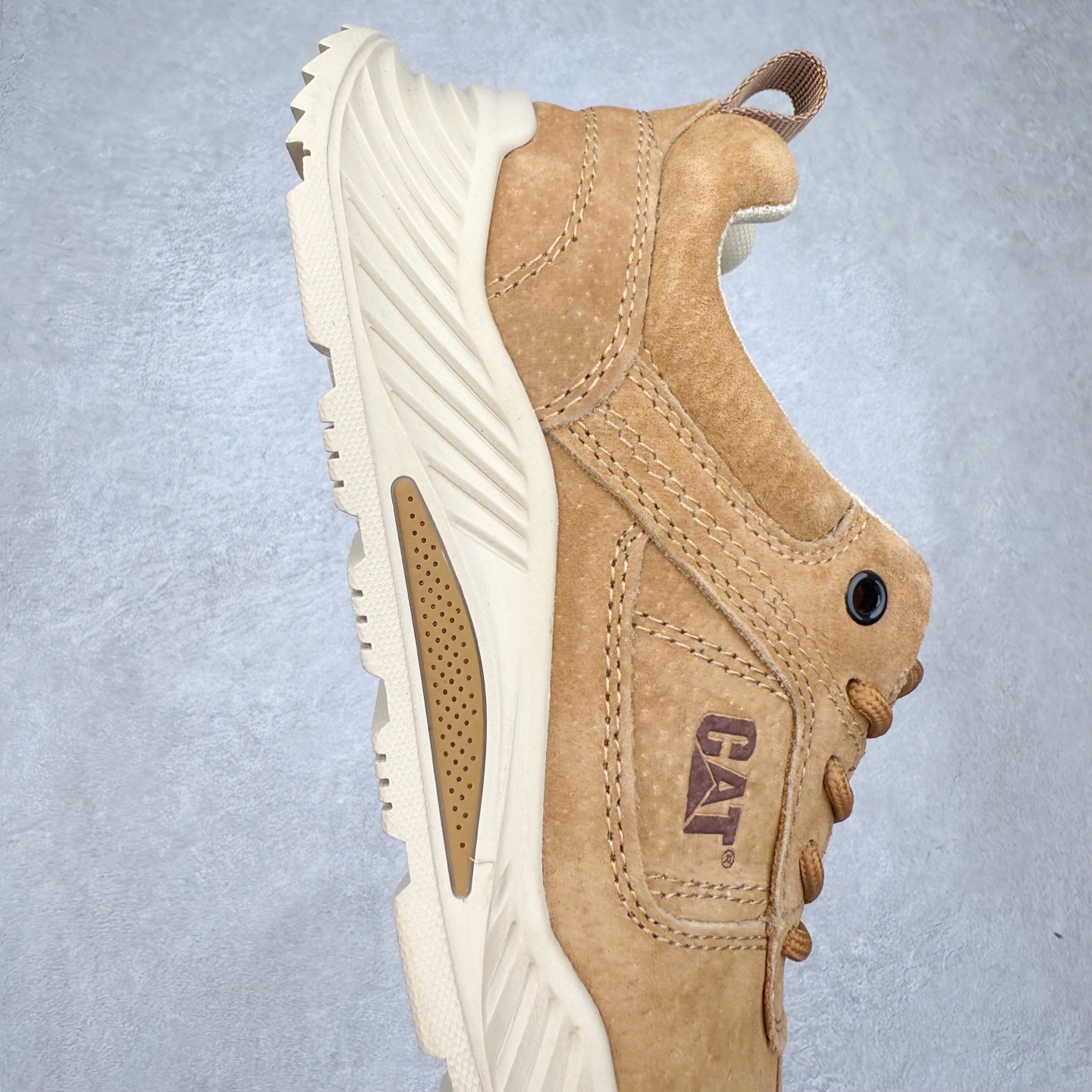 图片[6]-CAT/卡特 硬汉推土机品牌 Tramp Hike Low 户外休闲低帮男鞋 广东中山代工厂原产楦型 台产耐磨麂皮材质# 手工缝线固特异缝制工艺# 轻量柔韧橡胶防滑大底# 正确原盒包装吊牌# 完全还原ZP工艺❗徒步旅行者百搭休闲旅游休闲鞋 全套官网统一包装 今年冬季防寒户外专用 日常随意搭配 型男必备 尺码：39 40 41 42 43 44-选品中心