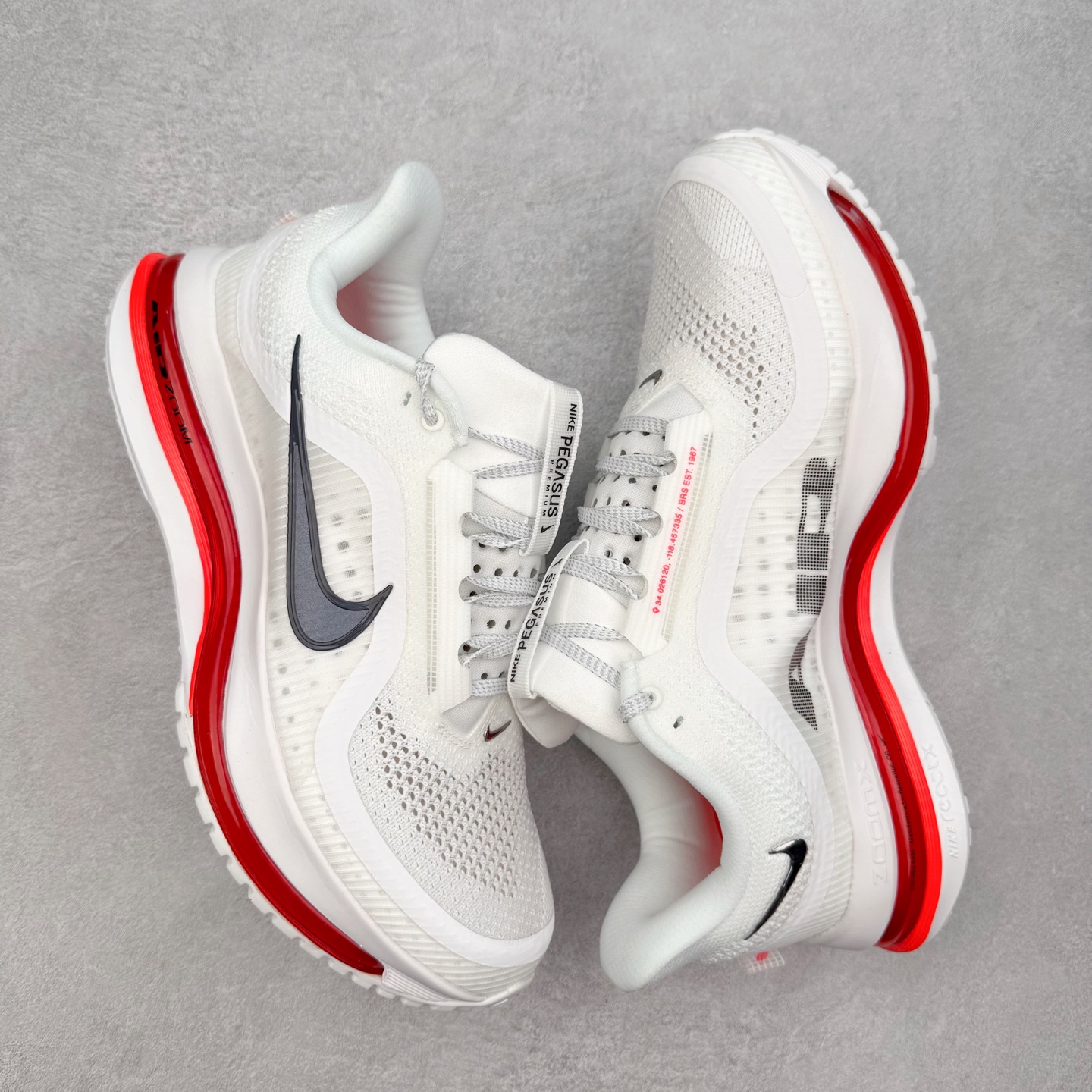 图片[3]-＃纯原 NK Pegasus Premium 飞马全掌气垫跑步运动鞋 HQ2592-101 气垫的究极进化 NIKE 2025S 新王炸 • 在特有Air科技加持下，耐克带来全新Pegasus Premium。这款跑鞋在传承耐克飞马（Pegasus）系列标志性的缓震功能的同时，将首次搭载耐克的塑型可视化Air Zoom气垫单元。• 塑型Air Zoom气垫单元贴合脚部的自然轮廓，帮助跑者在从后跟到脚趾的过渡中能够有效传递力量，带来一种前所未有的轻盈、顺畅回馈体验。中底采用ZoomX泡绵，后跟则使用ReactX泡绵，为跑者提供稳定流畅的推进感。• 塑型可视化Air Zoom气垫单元和精心配置的泡绵组合，让Pegasus Premium成为耐克飞马系列中颇具能量回馈的鞋款。• 全新Pegasus Premium不仅展示了耐克势头强劲的创新周期，证明了其特有的Air科技的强大实力，更体现了耐克倾听和服务运动员的能力。尺码：36 36.5 37.5 38 38.5 39 40 40.5 41 42 42.5 43 44 44.5 45-选品中心