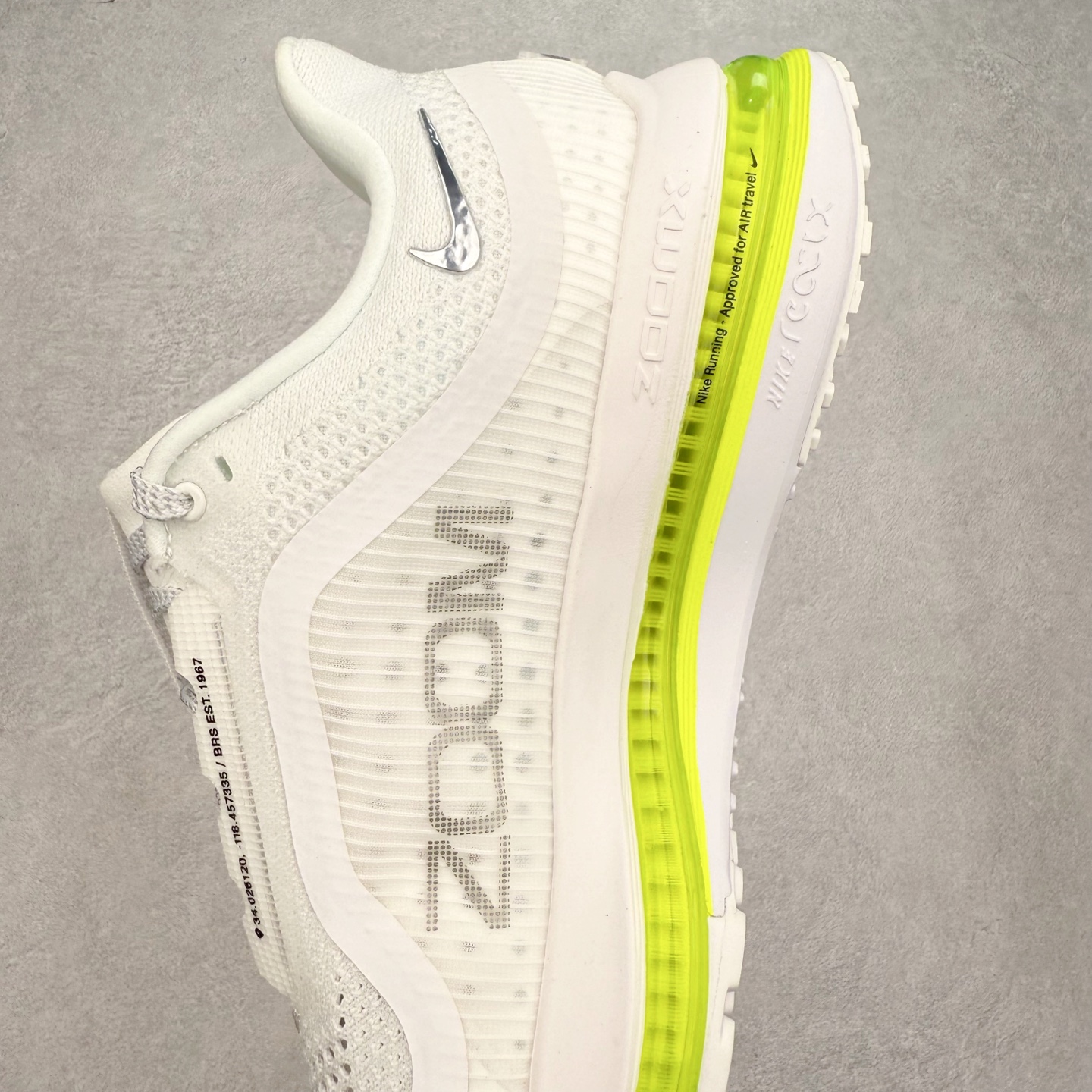 图片[7]-＃纯原 NK Pegasus Premium 飞马全掌气垫跑步运动鞋 HQ2592-100 气垫的究极进化 NIKE 2025S 新王炸 • 在特有Air科技加持下，耐克带来全新Pegasus Premium。这款跑鞋在传承耐克飞马（Pegasus）系列标志性的缓震功能的同时，将首次搭载耐克的塑型可视化Air Zoom气垫单元。• 塑型Air Zoom气垫单元贴合脚部的自然轮廓，帮助跑者在从后跟到脚趾的过渡中能够有效传递力量，带来一种前所未有的轻盈、顺畅回馈体验。中底采用ZoomX泡绵，后跟则使用ReactX泡绵，为跑者提供稳定流畅的推进感。• 塑型可视化Air Zoom气垫单元和精心配置的泡绵组合，让Pegasus Premium成为耐克飞马系列中颇具能量回馈的鞋款。• 全新Pegasus Premium不仅展示了耐克势头强劲的创新周期，证明了其特有的Air科技的强大实力，更体现了耐克倾听和服务运动员的能力。尺码：36 36.5 37.5 38 38.5 39 40 40.5 41 42 42.5 43 44 44.5 45-选品中心