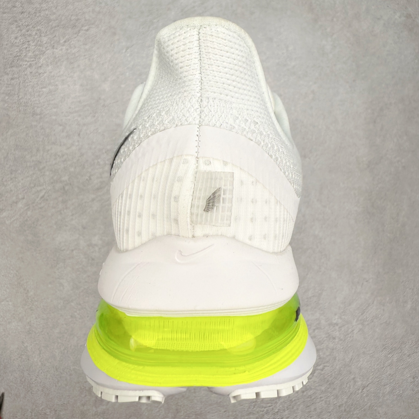 图片[8]-＃纯原 NK Pegasus Premium 飞马全掌气垫跑步运动鞋 HQ2592-100 气垫的究极进化 NIKE 2025S 新王炸 • 在特有Air科技加持下，耐克带来全新Pegasus Premium。这款跑鞋在传承耐克飞马（Pegasus）系列标志性的缓震功能的同时，将首次搭载耐克的塑型可视化Air Zoom气垫单元。• 塑型Air Zoom气垫单元贴合脚部的自然轮廓，帮助跑者在从后跟到脚趾的过渡中能够有效传递力量，带来一种前所未有的轻盈、顺畅回馈体验。中底采用ZoomX泡绵，后跟则使用ReactX泡绵，为跑者提供稳定流畅的推进感。• 塑型可视化Air Zoom气垫单元和精心配置的泡绵组合，让Pegasus Premium成为耐克飞马系列中颇具能量回馈的鞋款。• 全新Pegasus Premium不仅展示了耐克势头强劲的创新周期，证明了其特有的Air科技的强大实力，更体现了耐克倾听和服务运动员的能力。尺码：36 36.5 37.5 38 38.5 39 40 40.5 41 42 42.5 43 44 44.5 45-选品中心