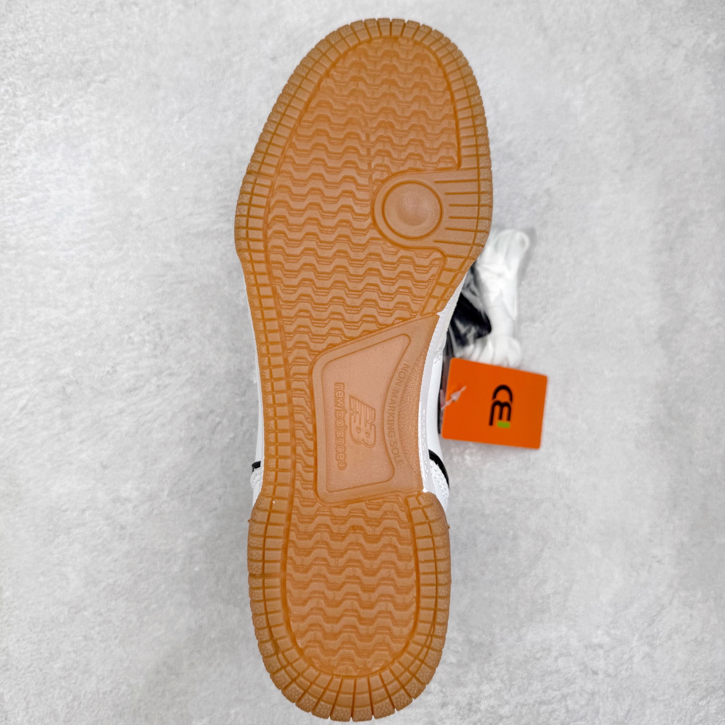 图片[9]-New Balance NB Numeric Tom Knox 600 舒适 低帮 板鞋 男女同款 实拍调校N版已经零色差零失真 百分百还原实物色彩所见即所得 不存在货不对板色差等低级问题 选购参考实物拍摄 不混卖不参货 只用心做好货严格选品 承诺混一赔十 尺码：36 36.5 37.5 38 38.5 39 40 40.5 41 42 42.5 43 44 44.5 45-选品中心